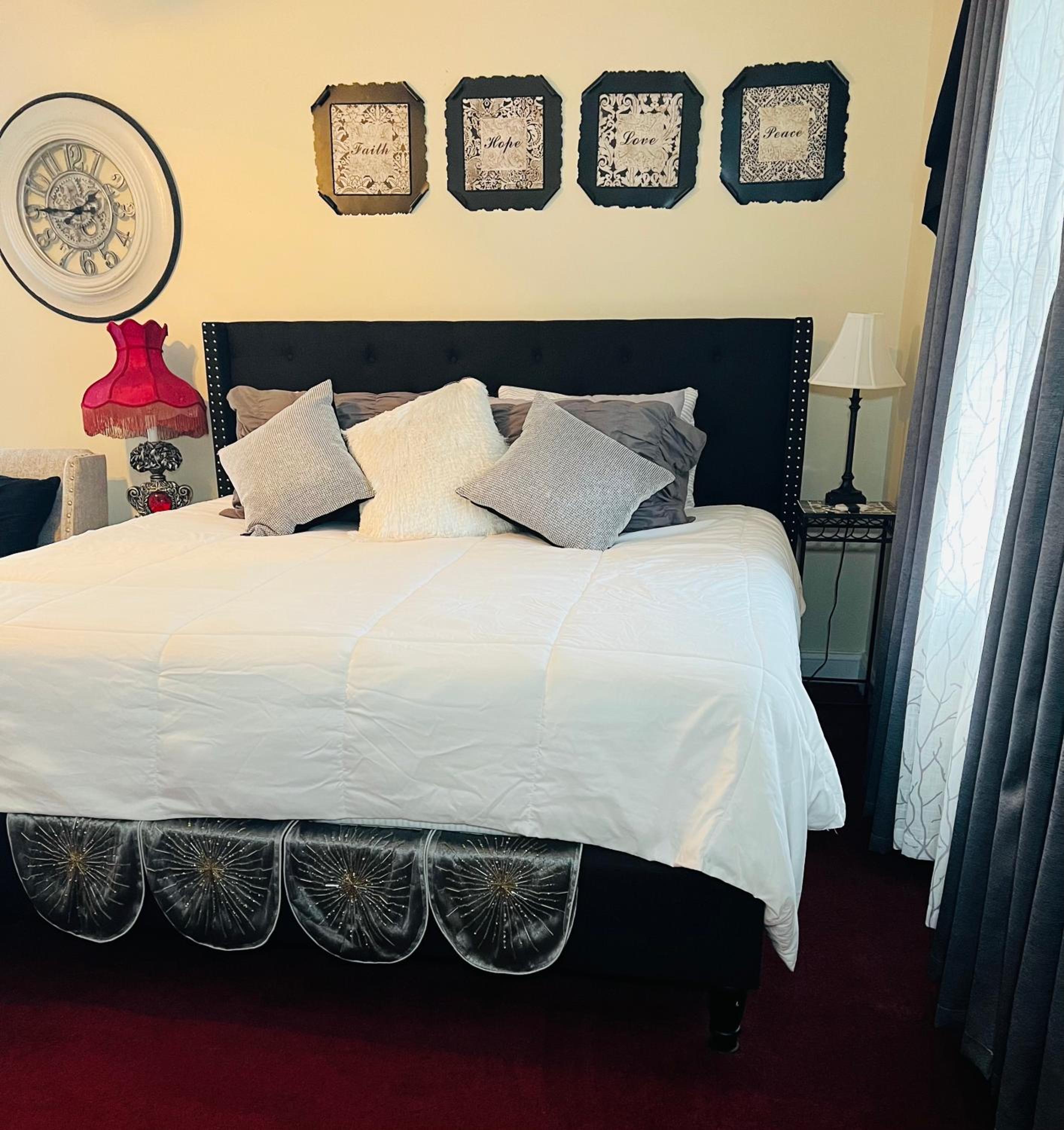 Deluxe King Room photo 3