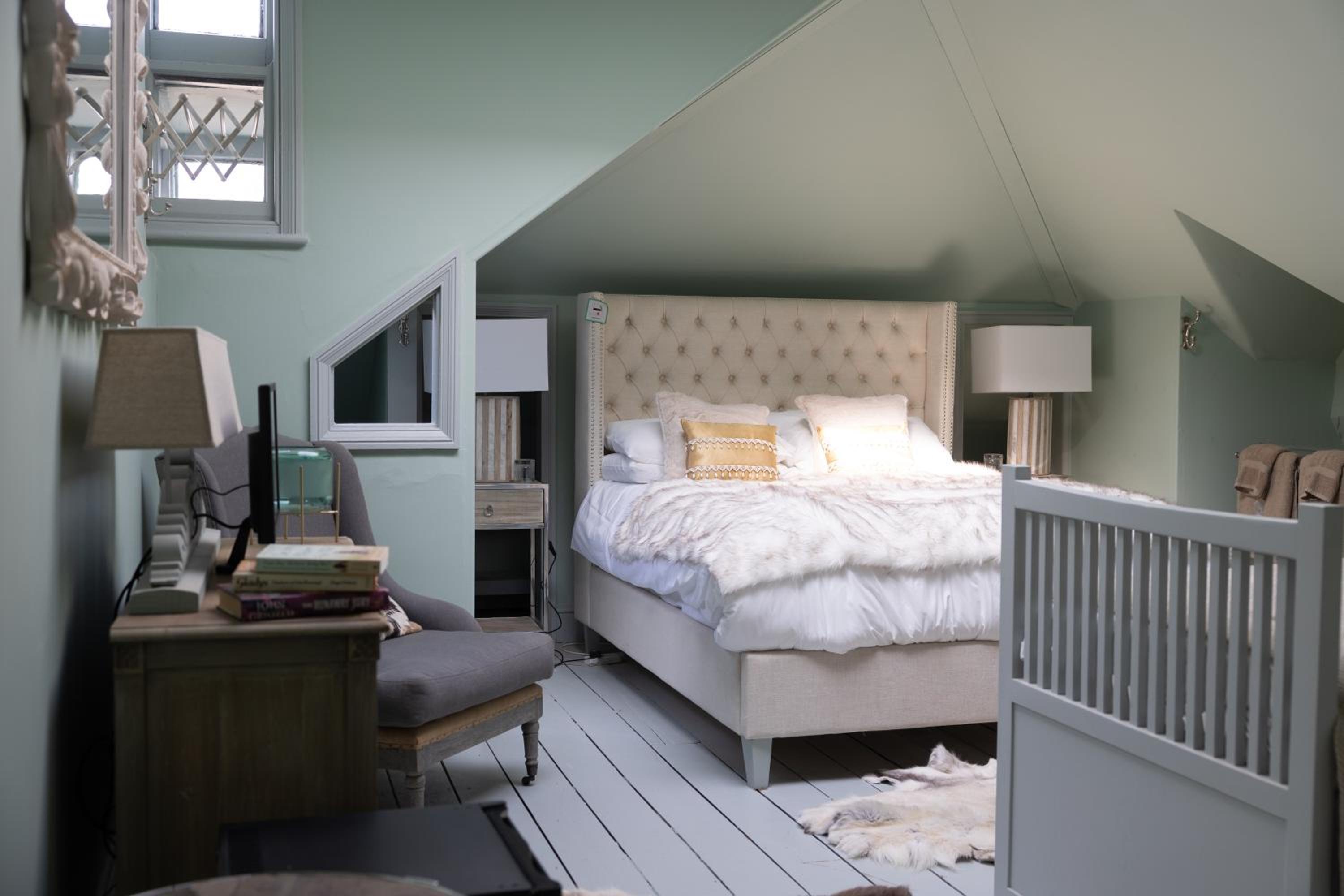 Quadruple Room with Shared Bathroom