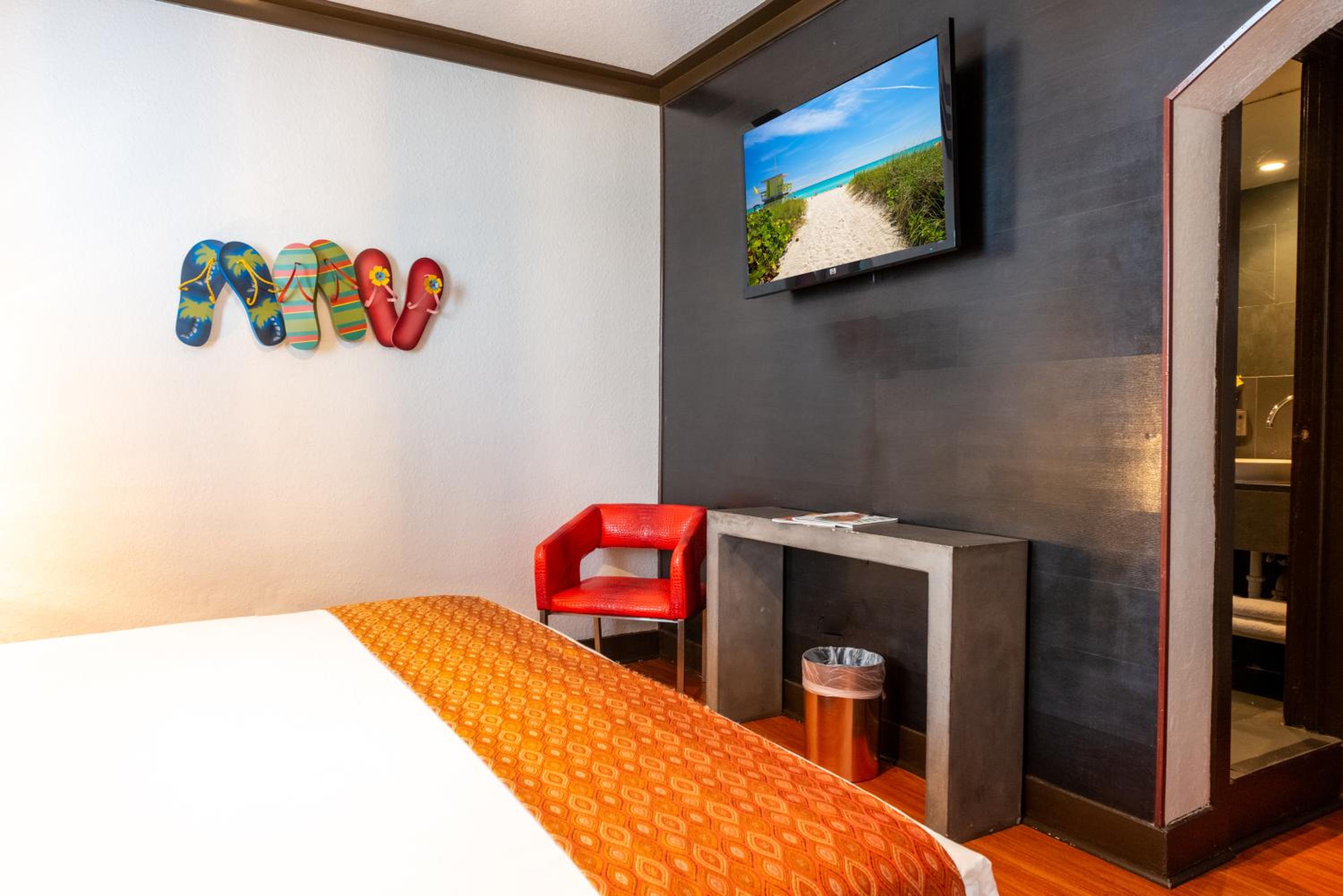 Standard King Room - Photo 1
