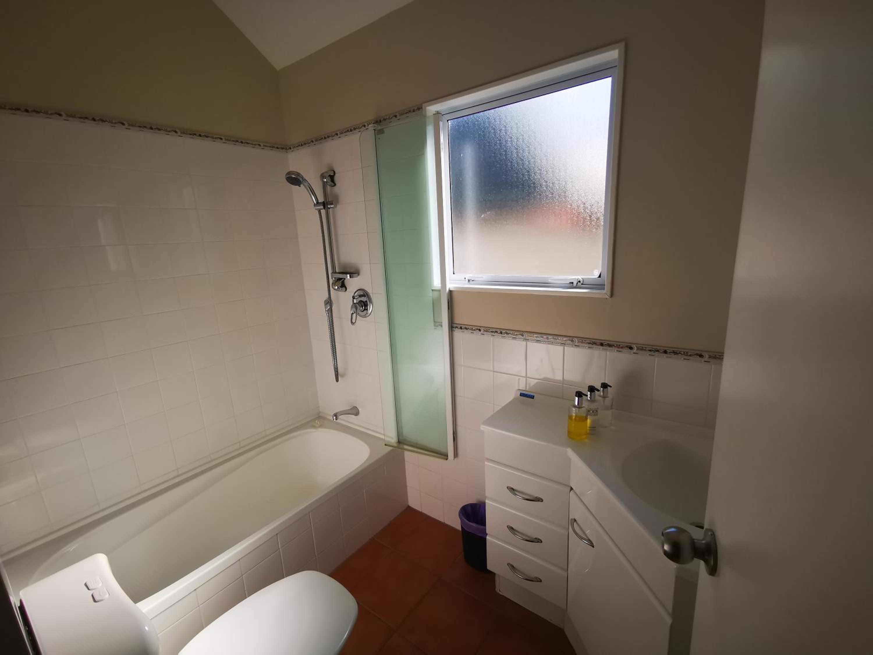 One-Bedroom Family Suite - Photo 2
