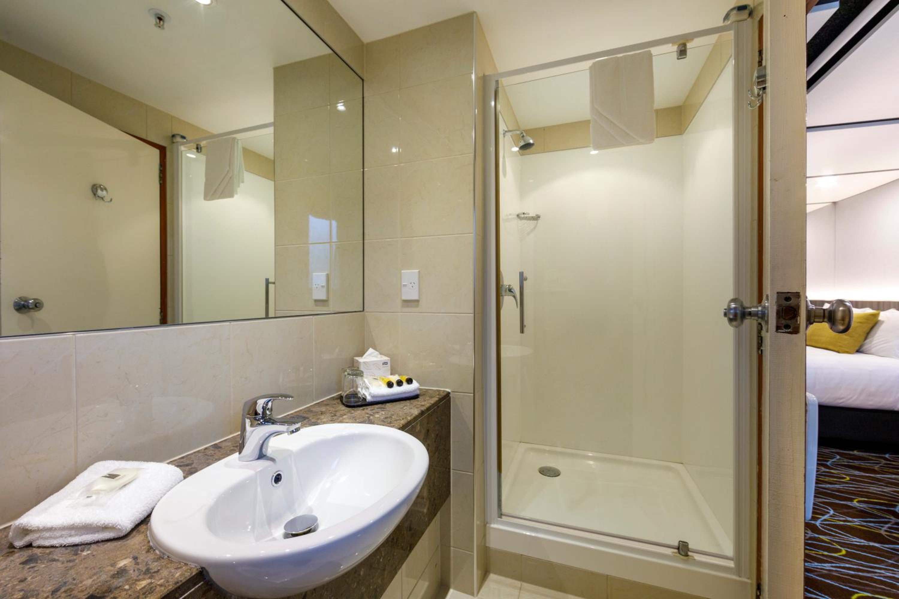 Superior King Room with River View - Photo 10