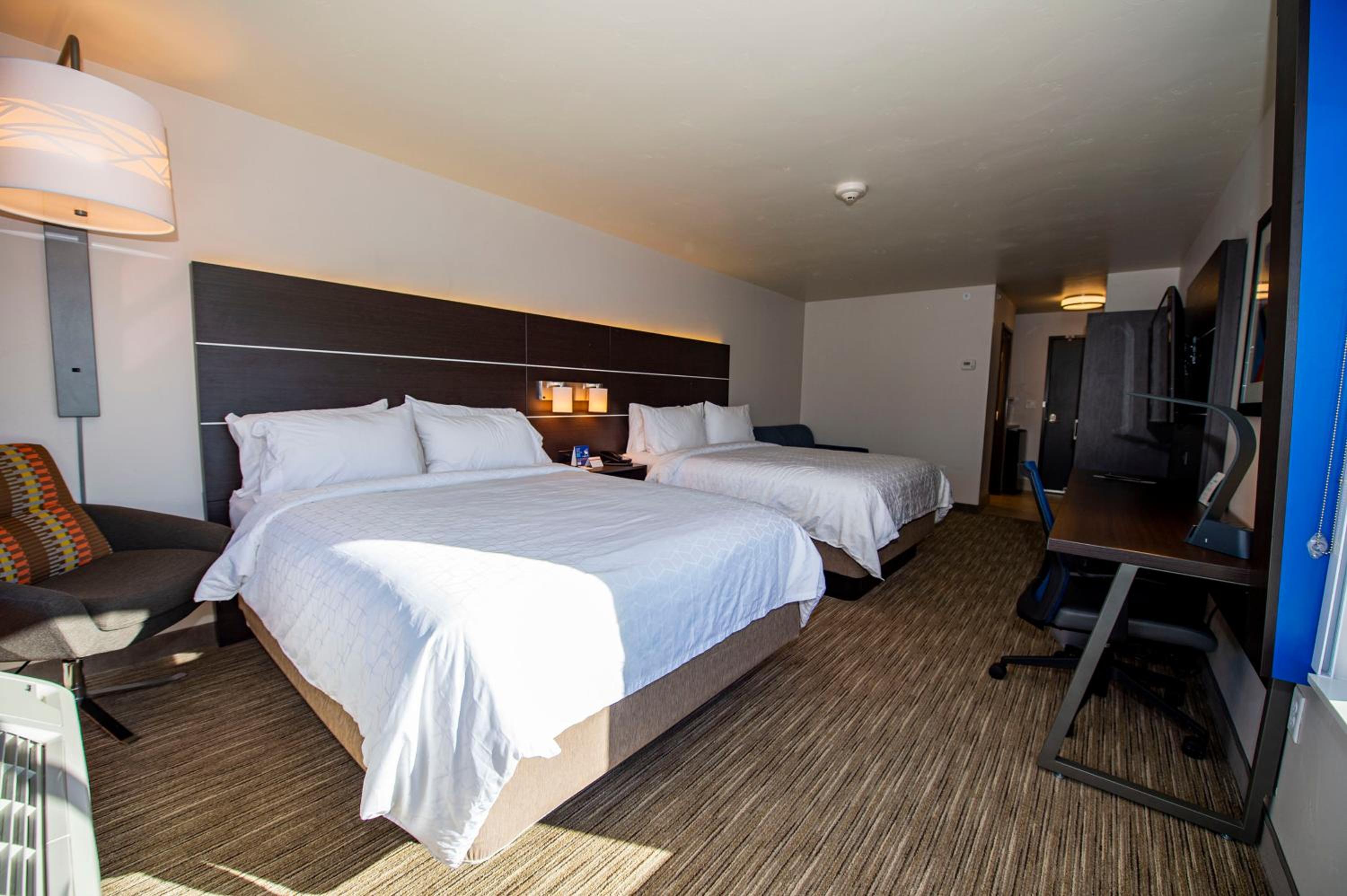 Queen Room with Two Queen Beds - Hearing Accessible/Non-Smoking