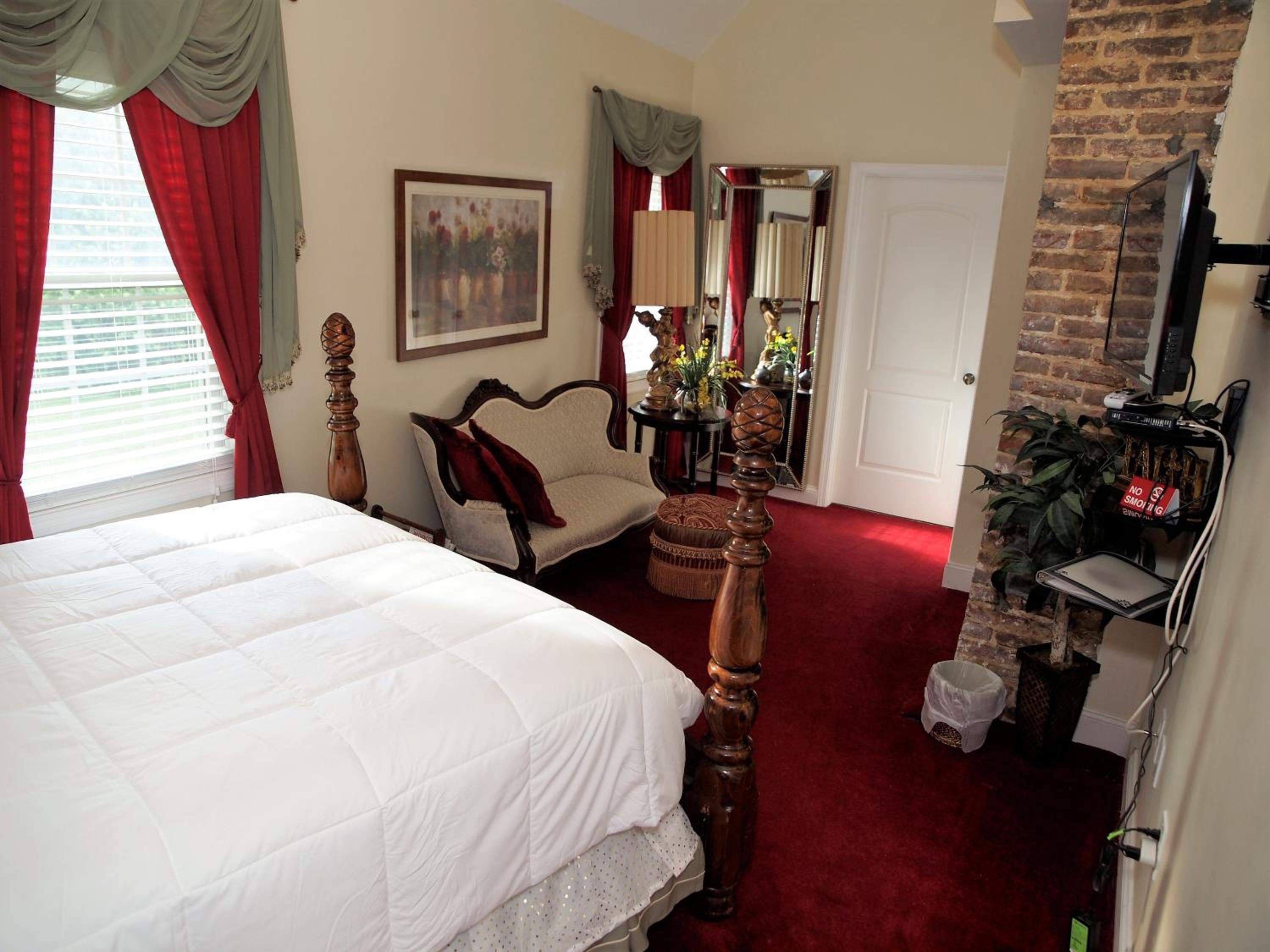 Deluxe Double Room with Seating Area photo 3