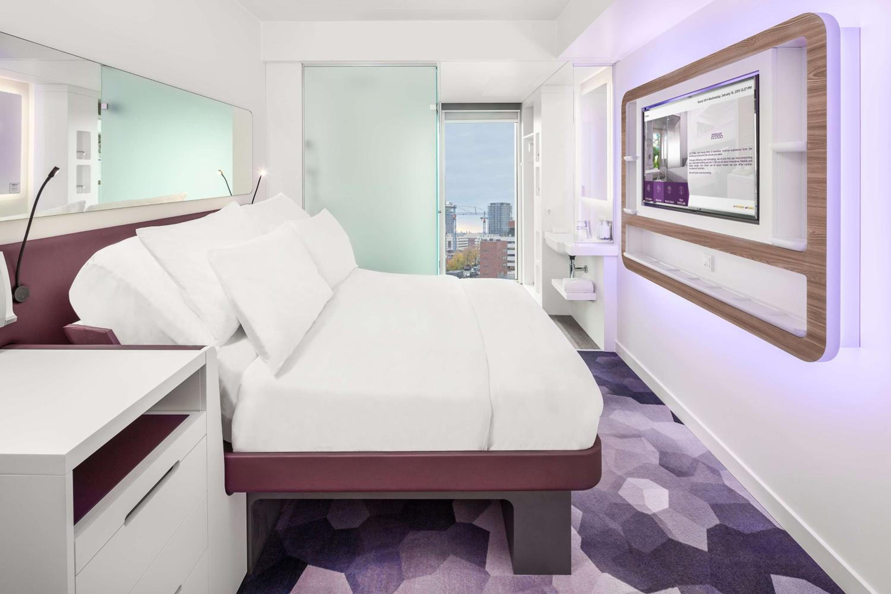 Premium Queen High Floor photo 1
