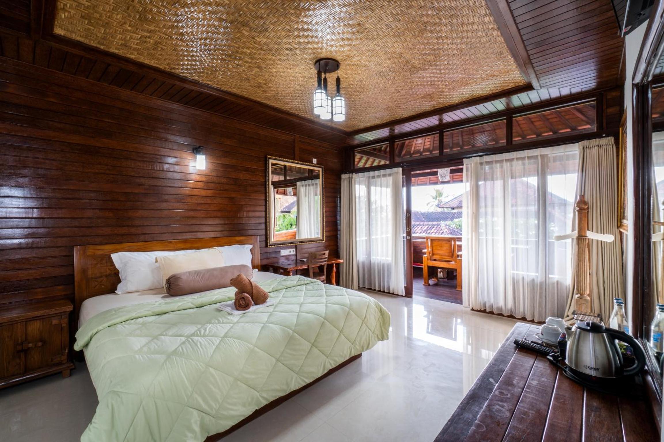 Deluxe Double Room with Balcony photo 2