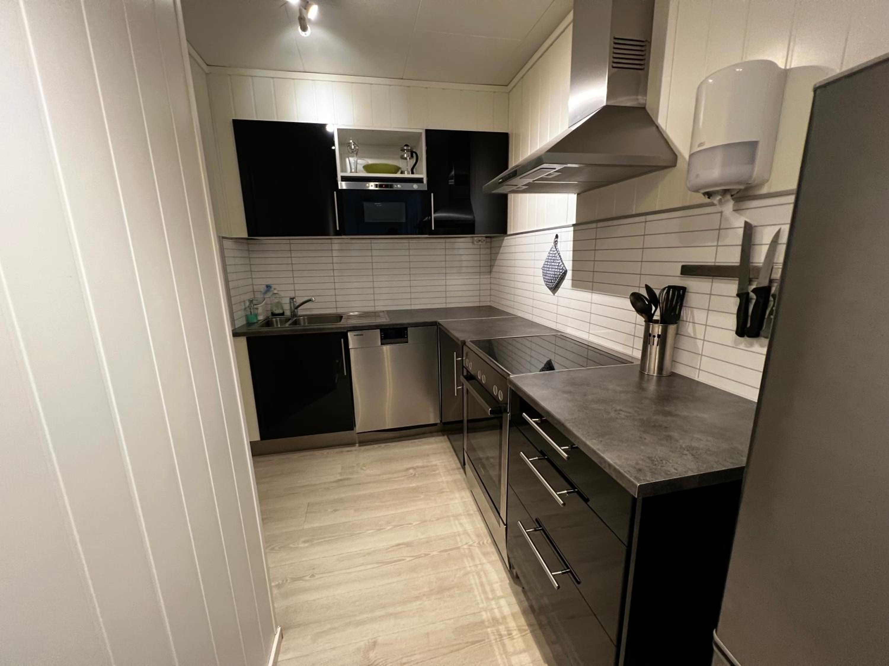 Two-Bedroom Apartment - Photo 18