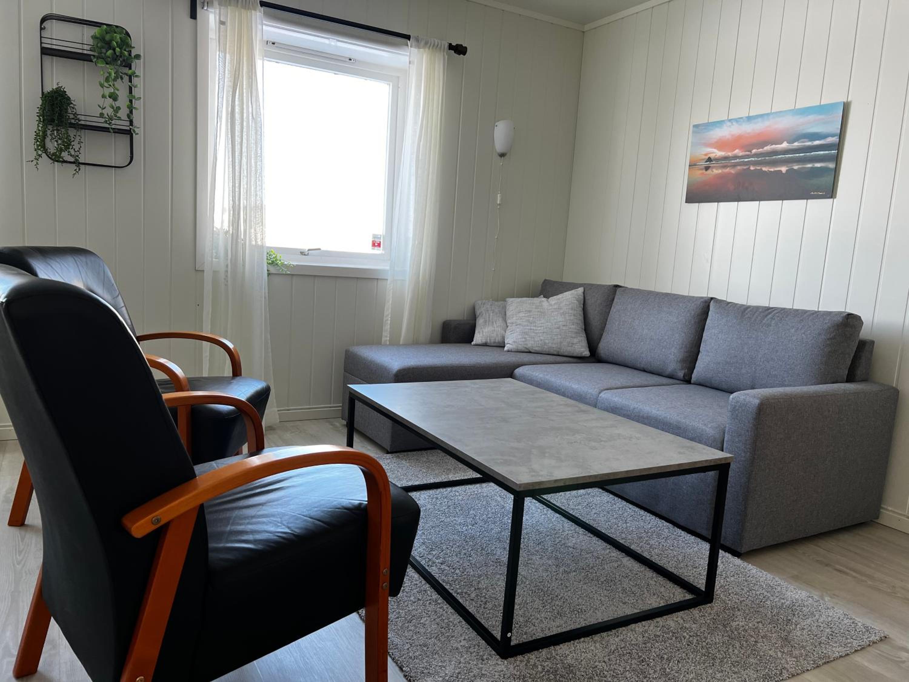 Two-Bedroom Apartment - Photo 3