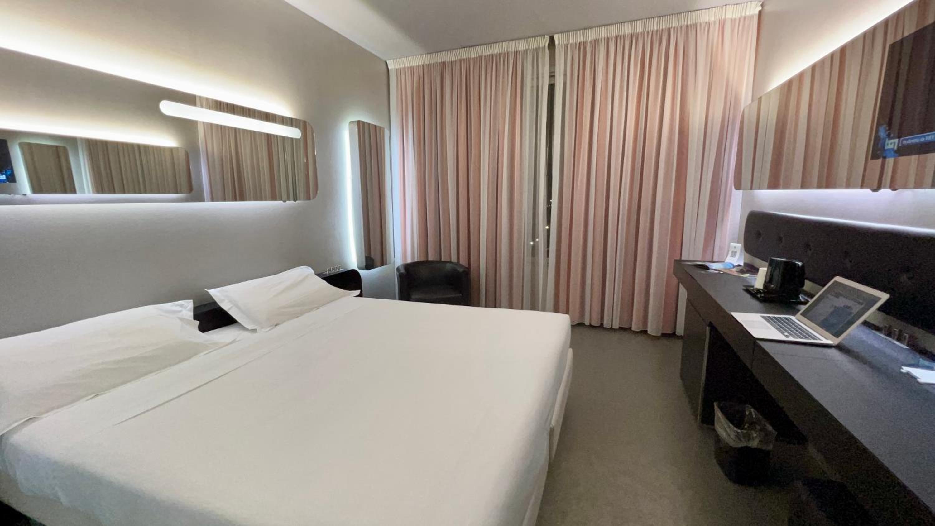 Classic Double Room - Photo 4