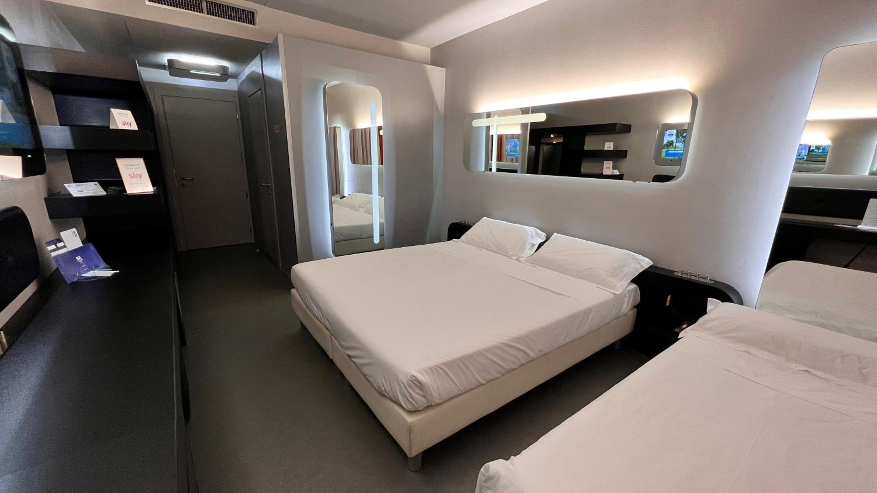Classic Triple Room - Photo 1