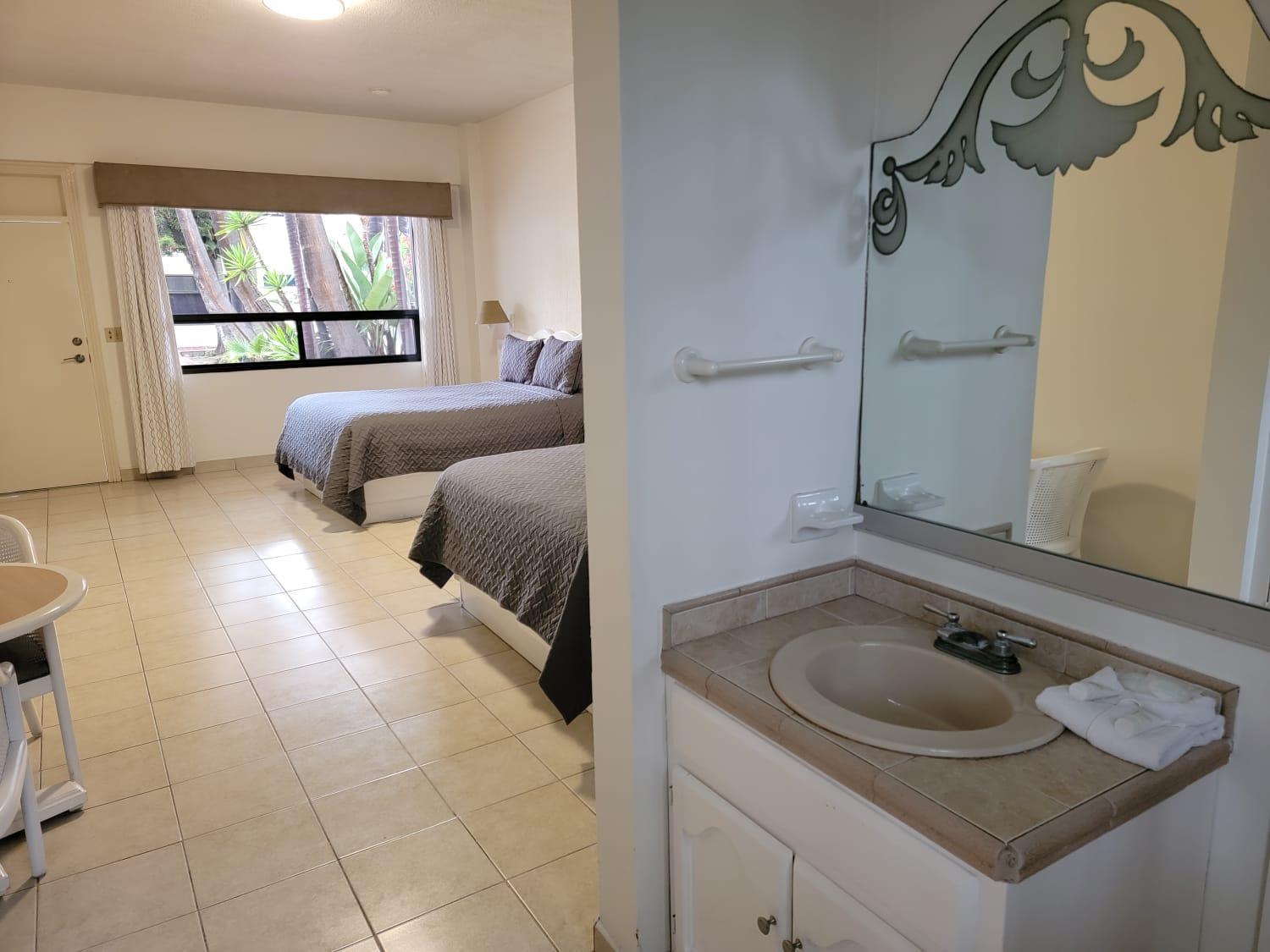 Standard Twin Room