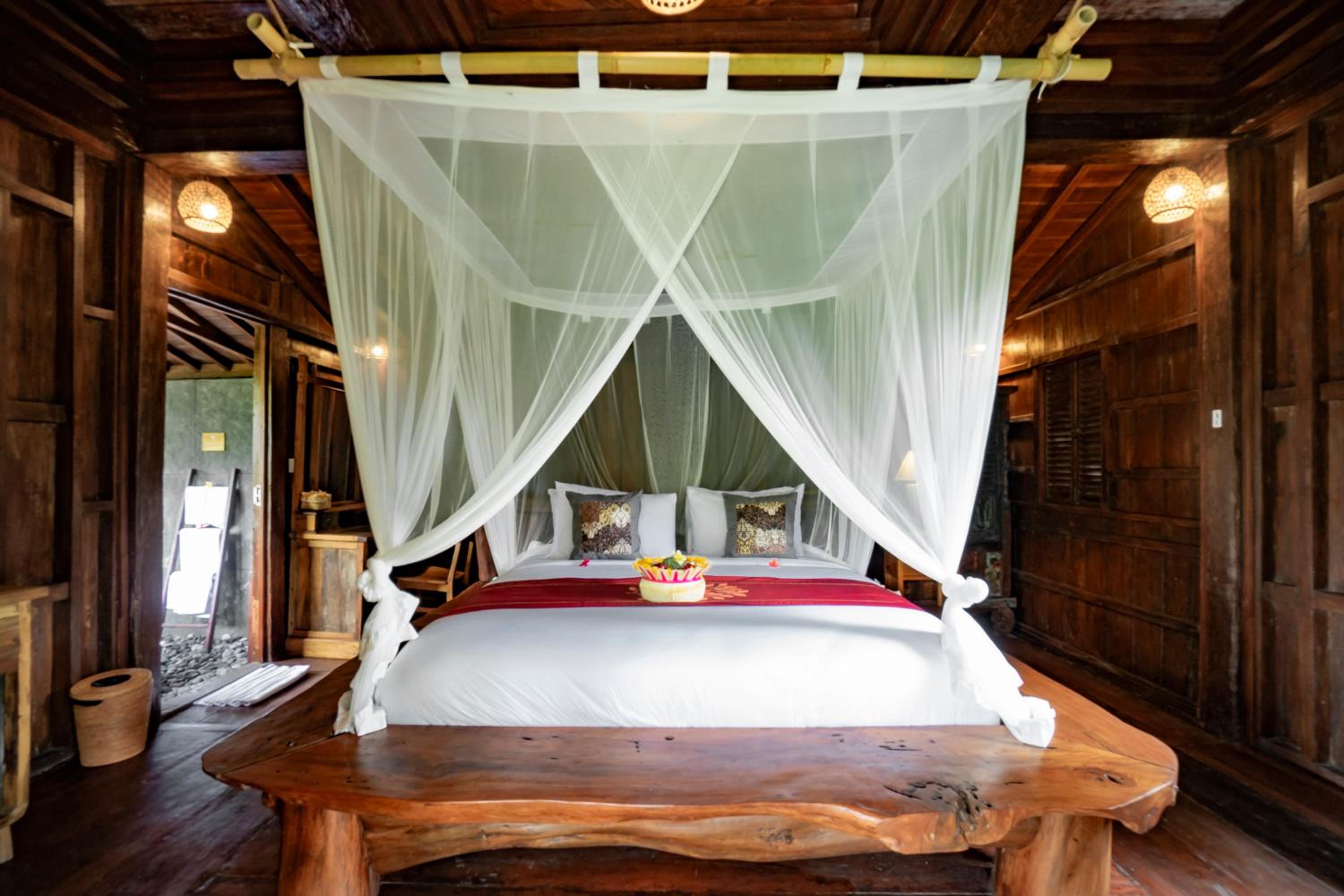 Joglo One-Bedroom Villa with Private Pool - Photo 14