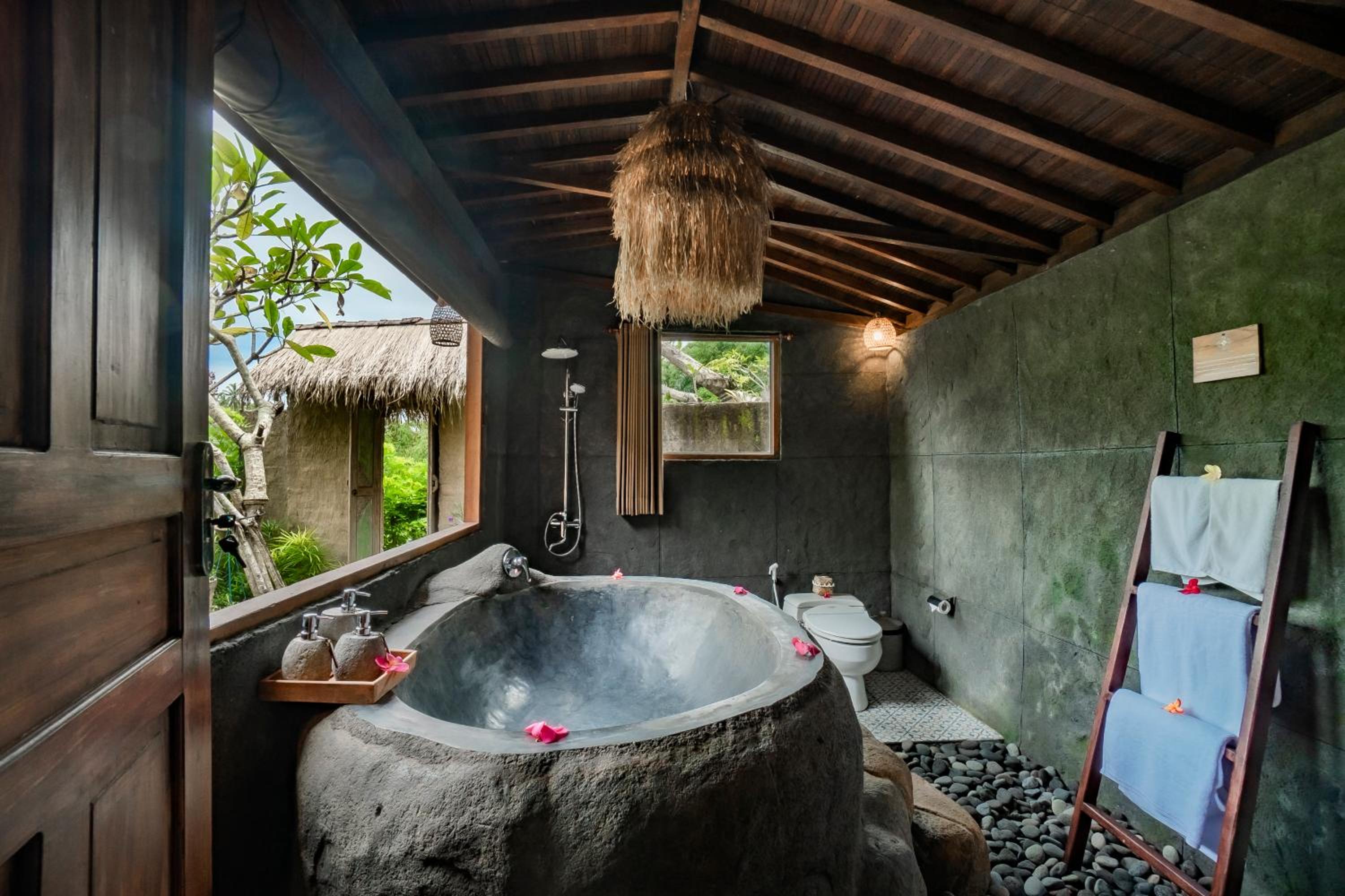 Joglo One-Bedroom Villa with Private Pool - Photo 16