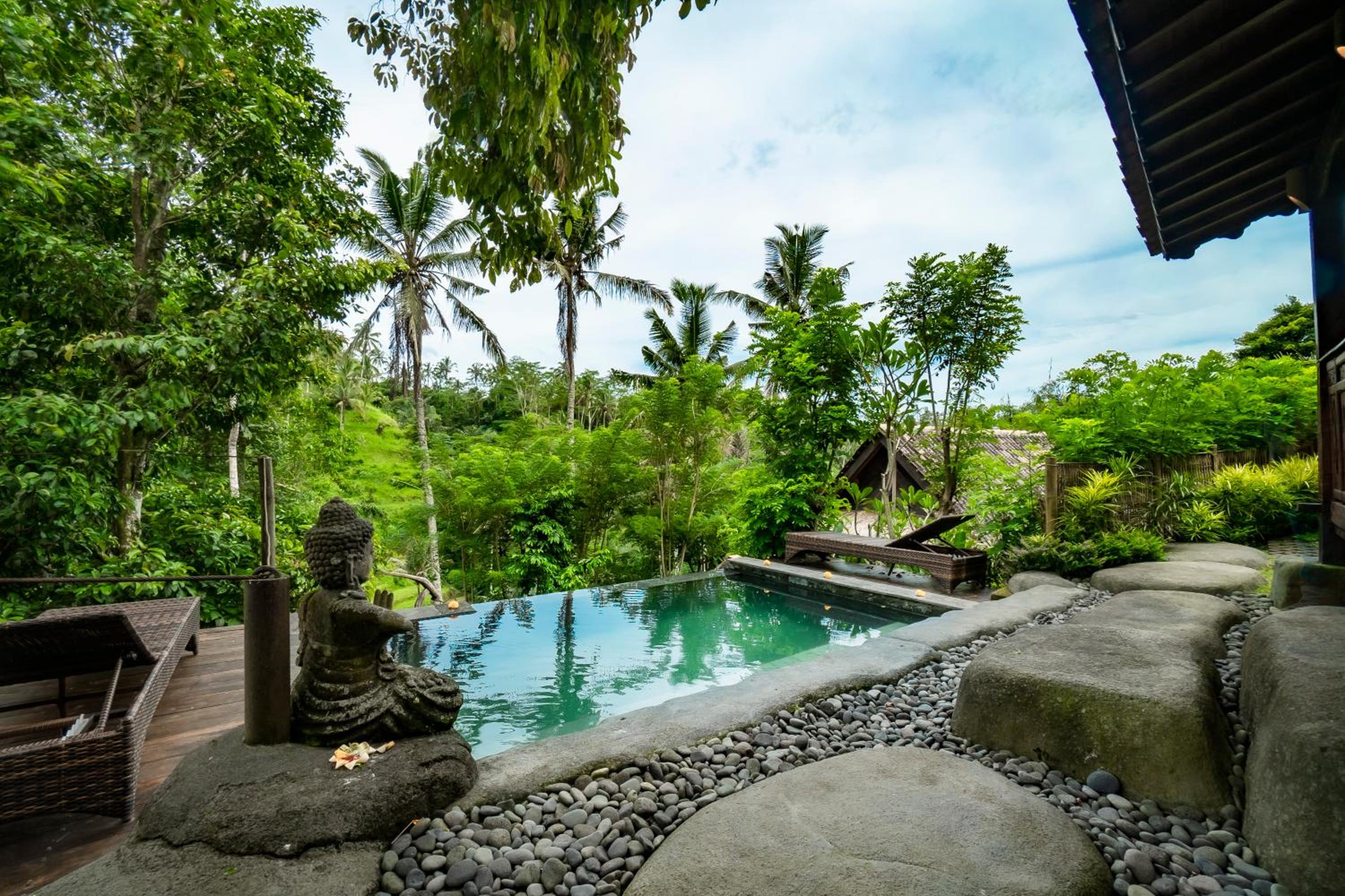 Joglo One-Bedroom Villa with Private Pool - Photo 15