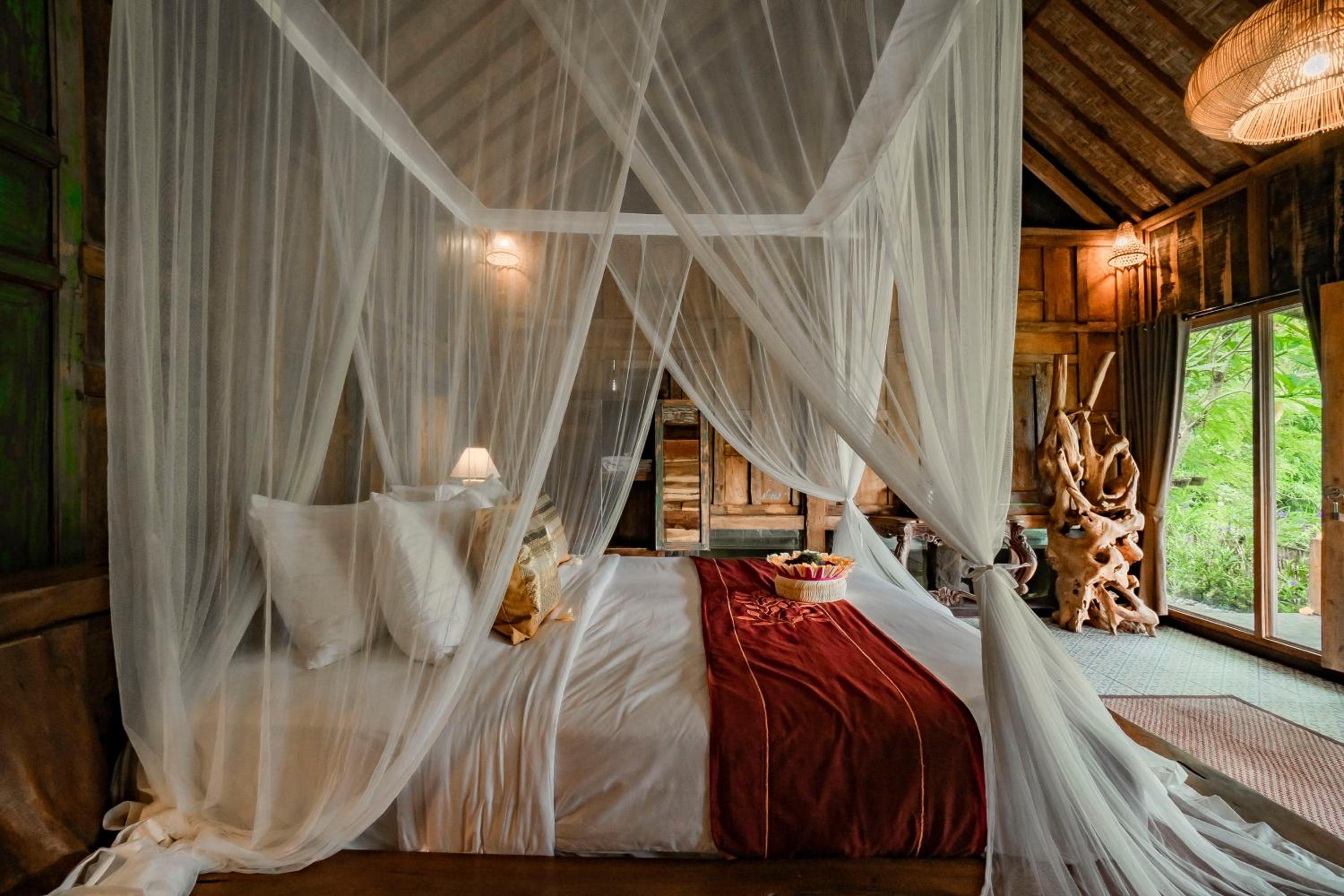 Joglo One-Bedroom Villa with Private Pool - Photo 21