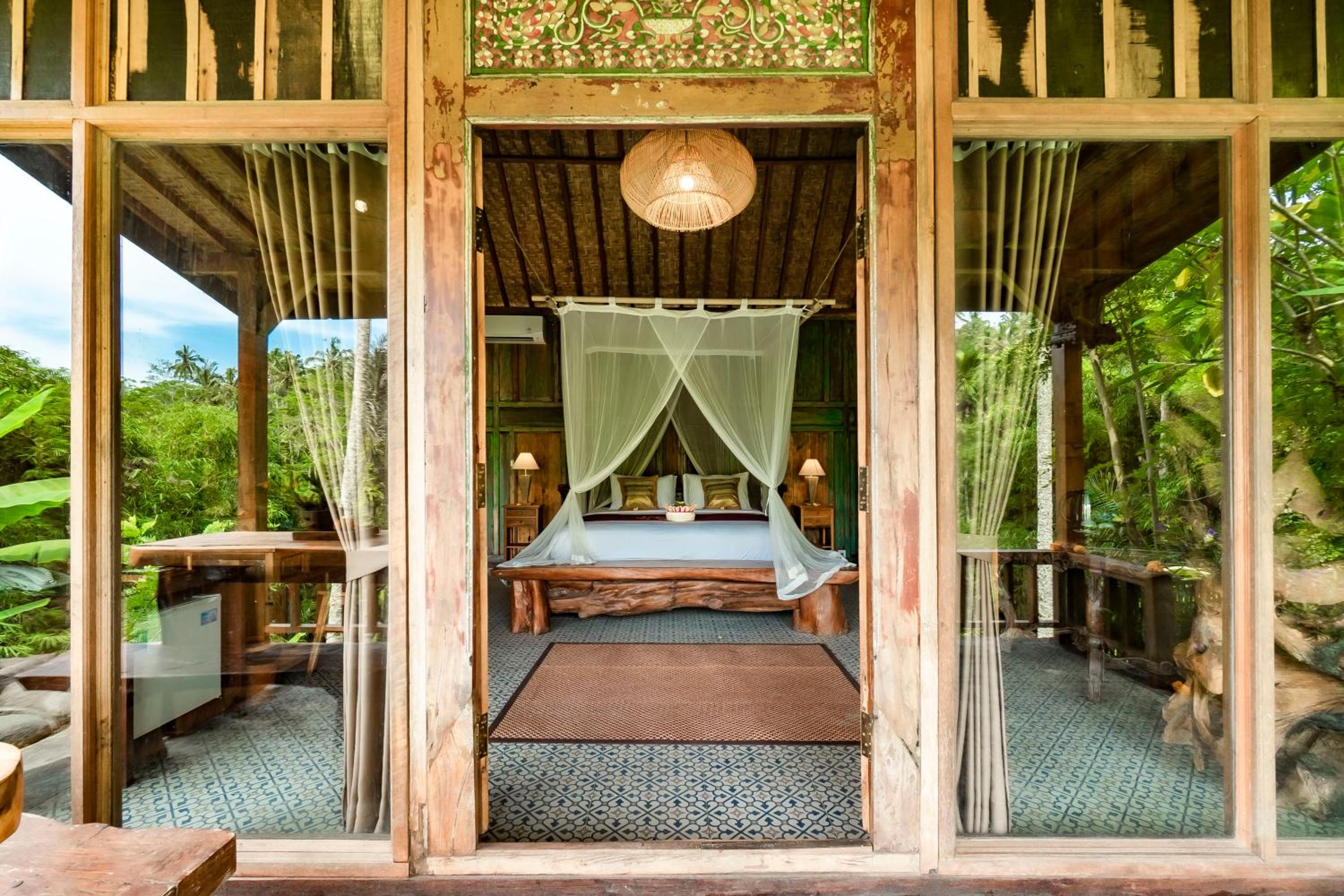 Joglo One-Bedroom Villa with Private Pool - Photo 23
