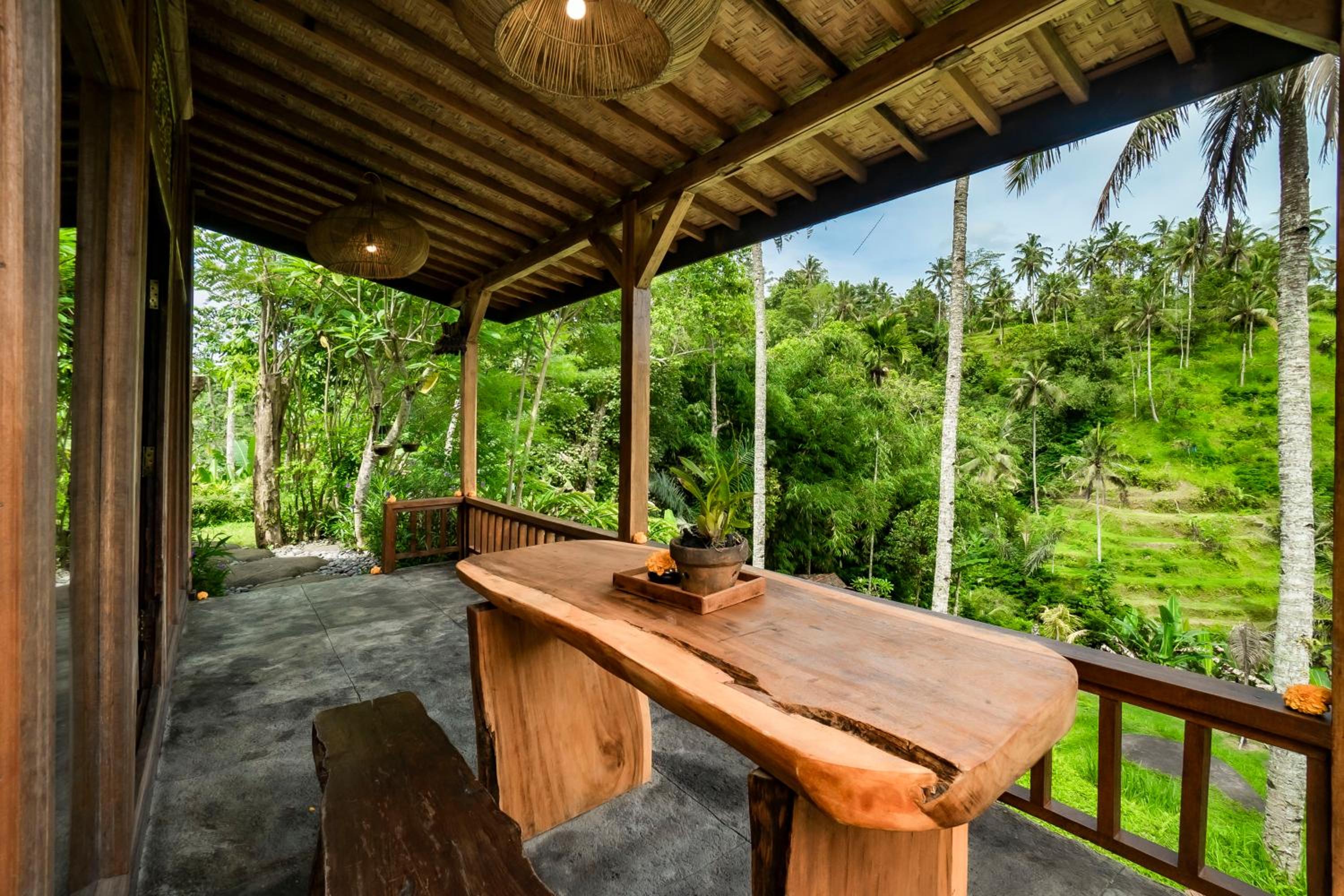 Joglo One-Bedroom Villa with Private Pool - Photo 25