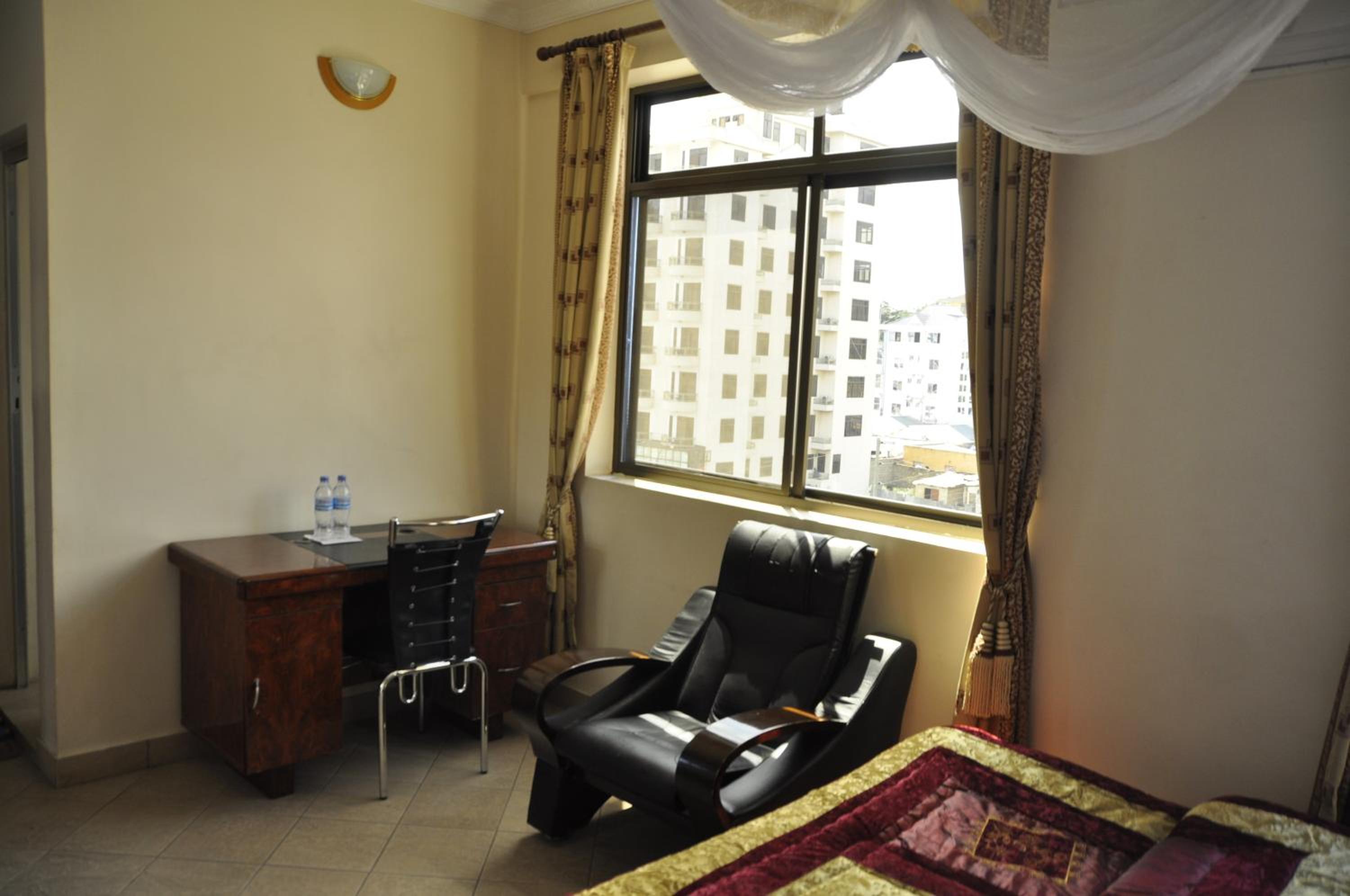 Deluxe Suite photo 2