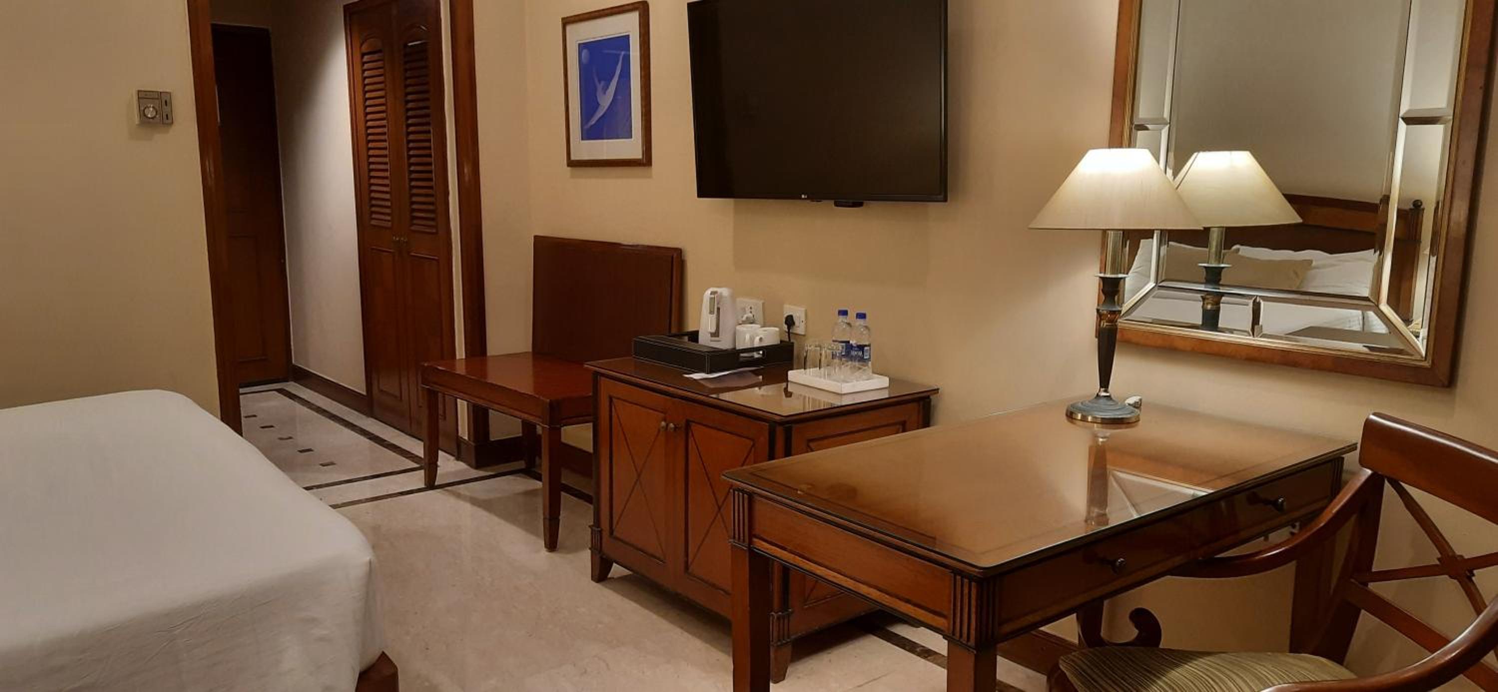 Executive Room - Photo 1