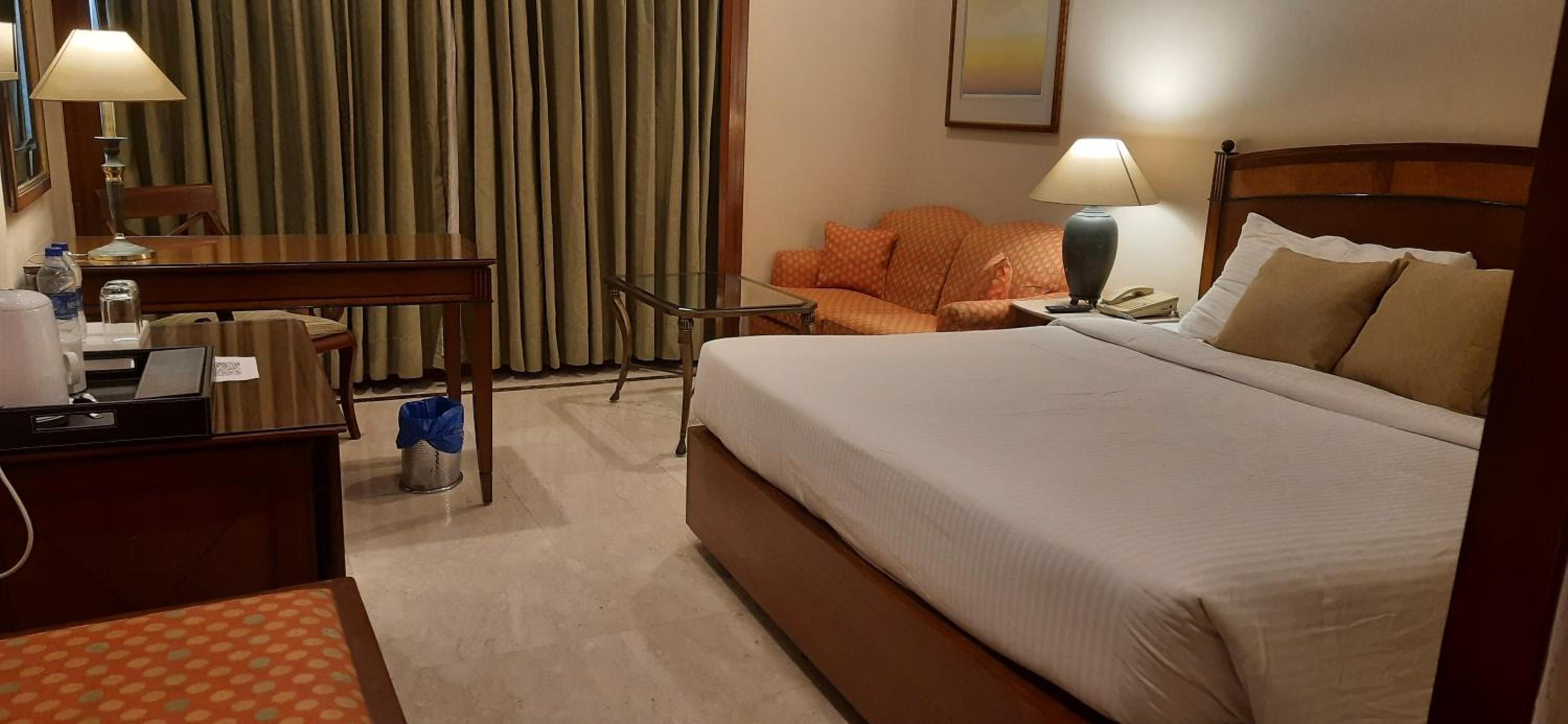 Executive Room - Photo 6