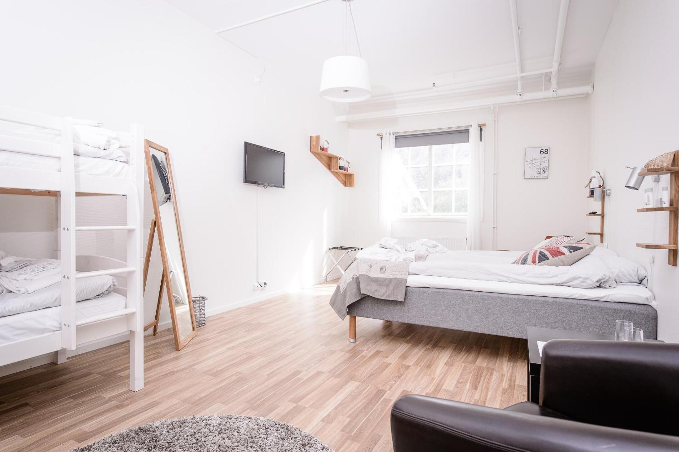 Quadruple Room with Shared Bathroom