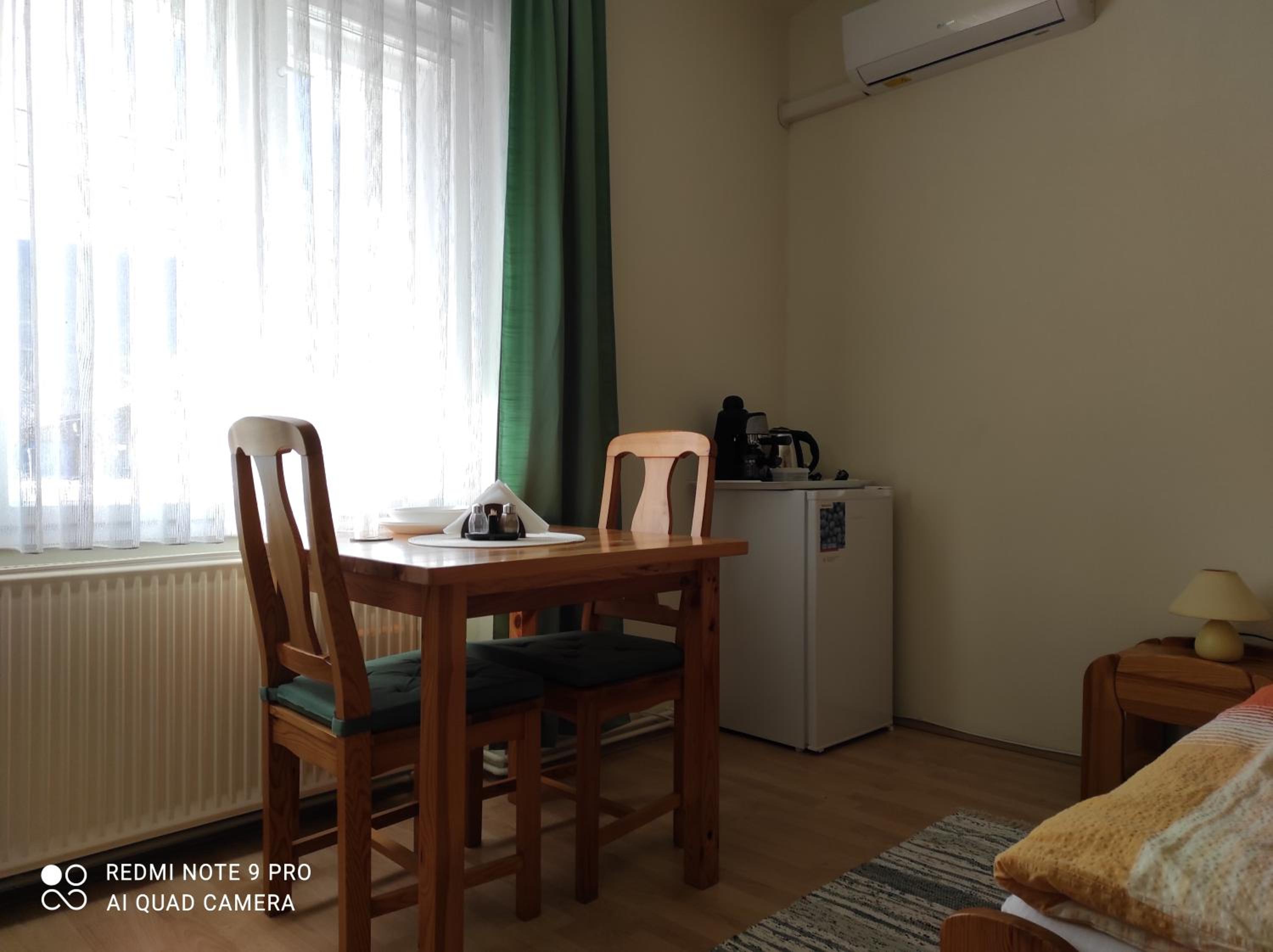 Standard Twin Room photo 2