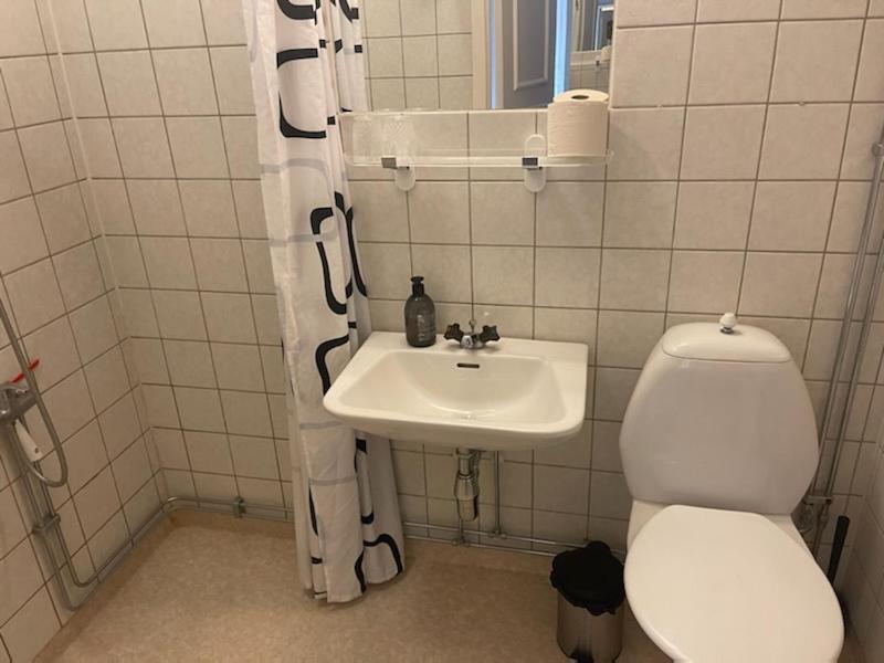 Double or Twin Room with Shower - Photo 4