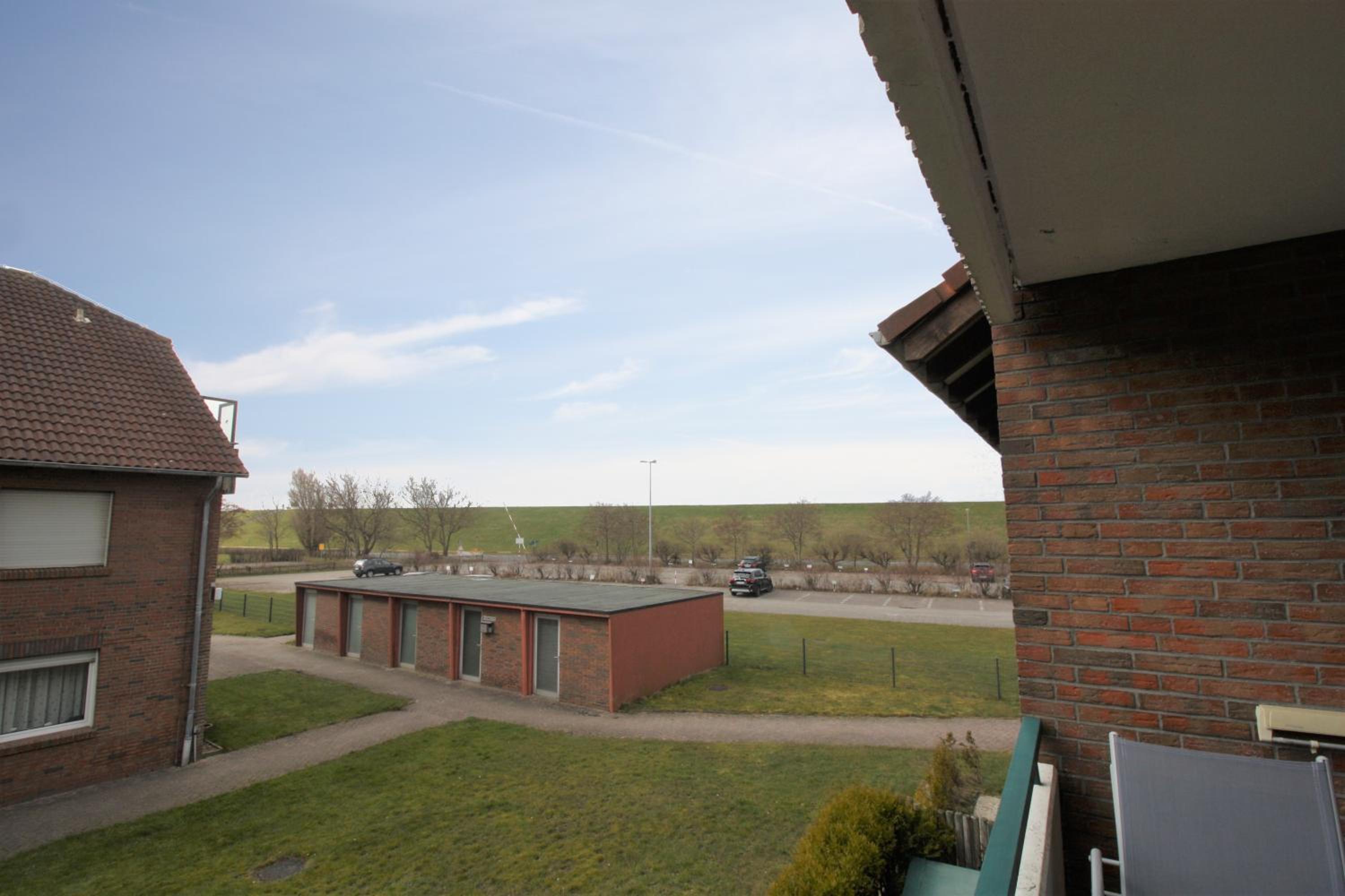 Apartment with Balcony photo 2