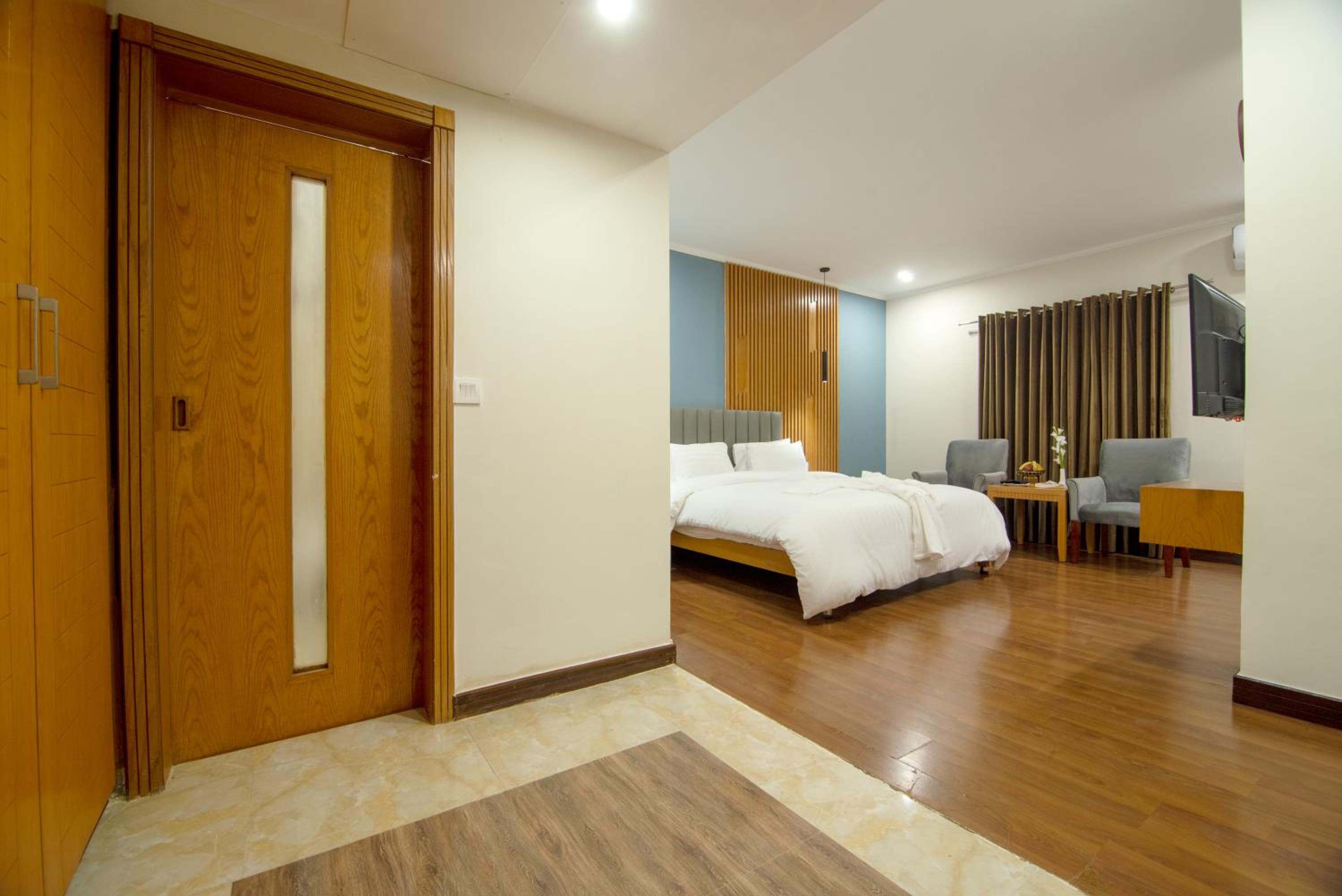 Deluxe Suite