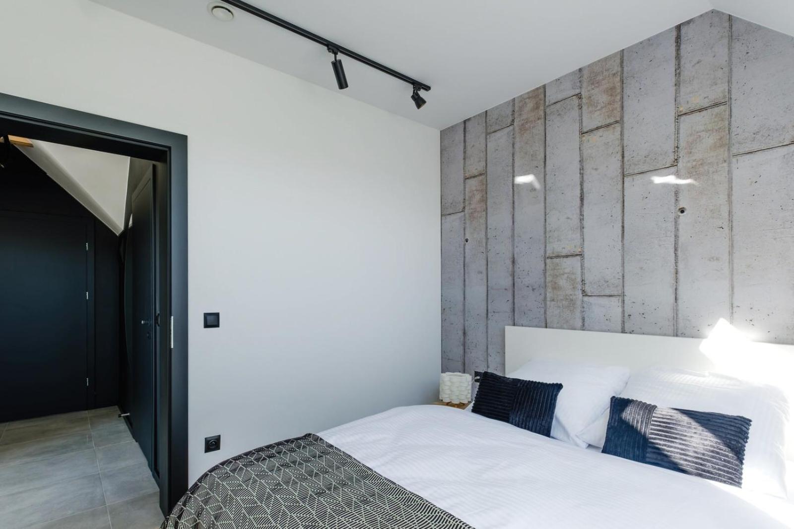 One-Bedroom Apartment - Photo 18
