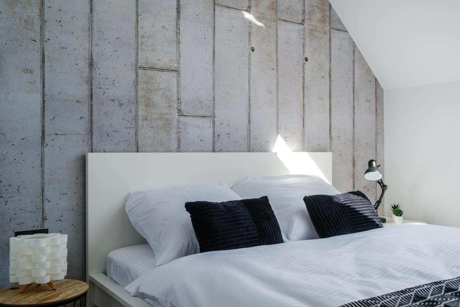 One-Bedroom Apartment - Photo 19