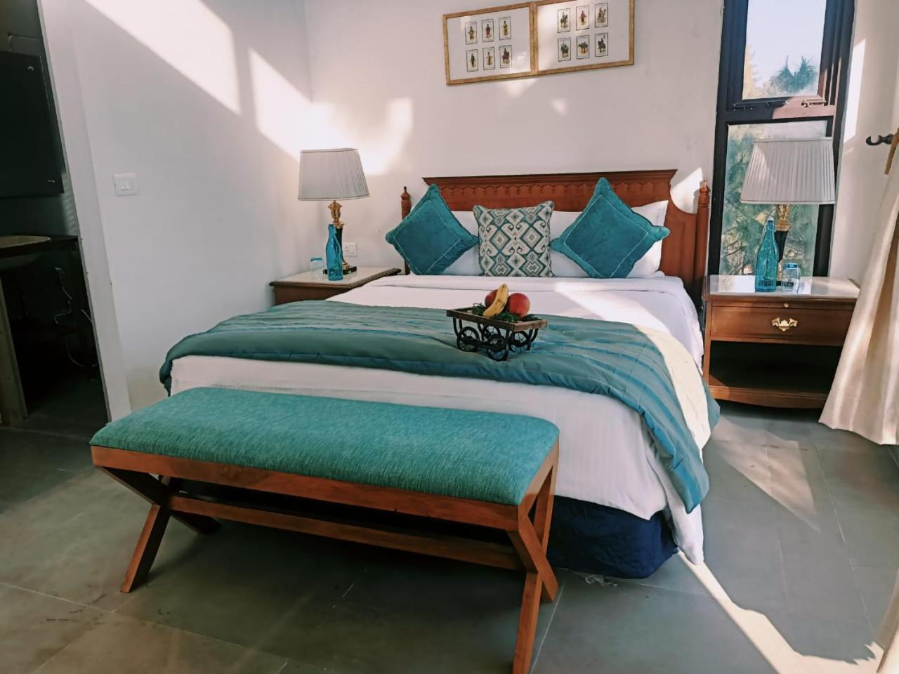 King Suite with Balcony photo 2