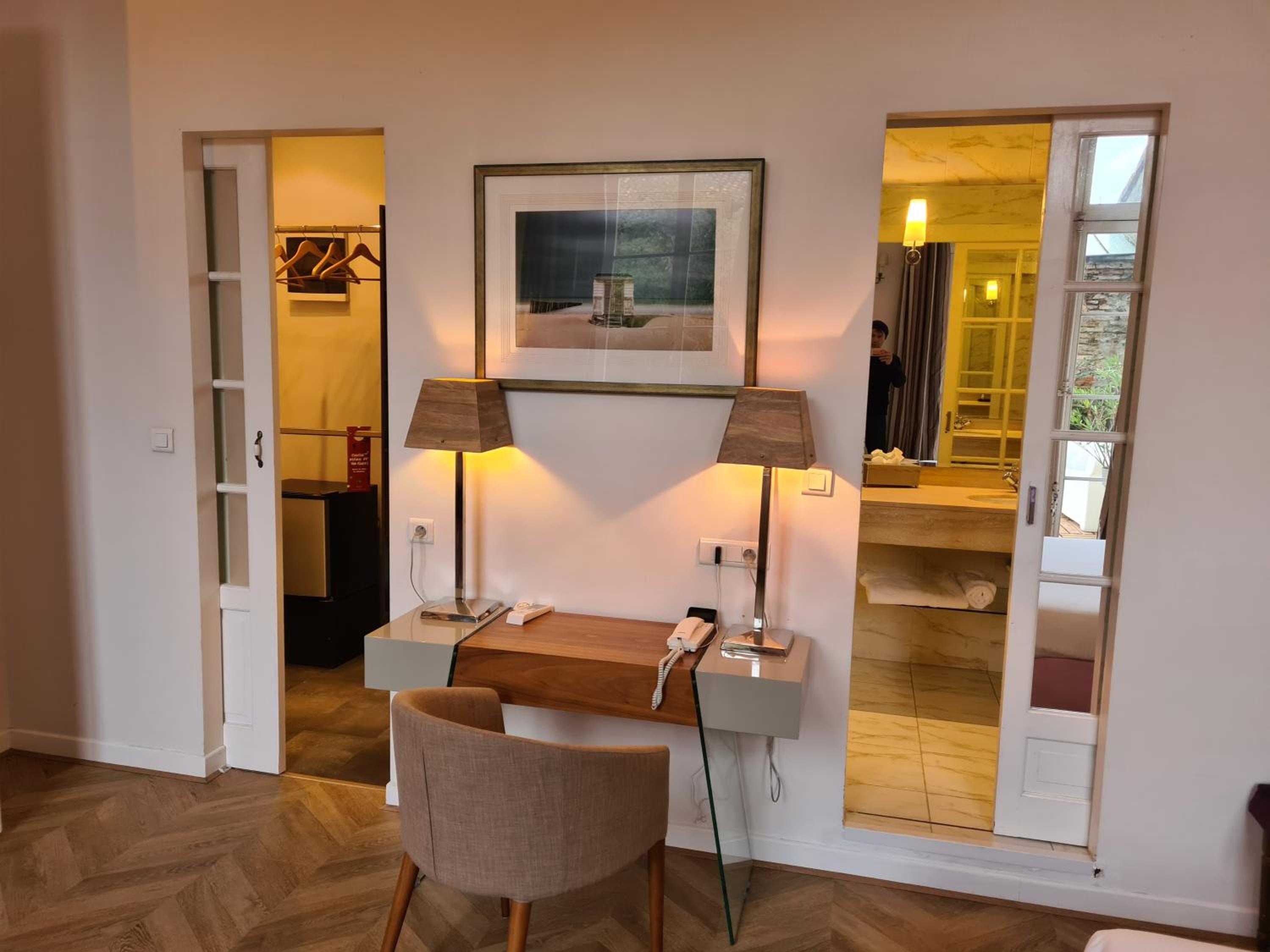 Deluxe Double Room with Balcony photo 3
