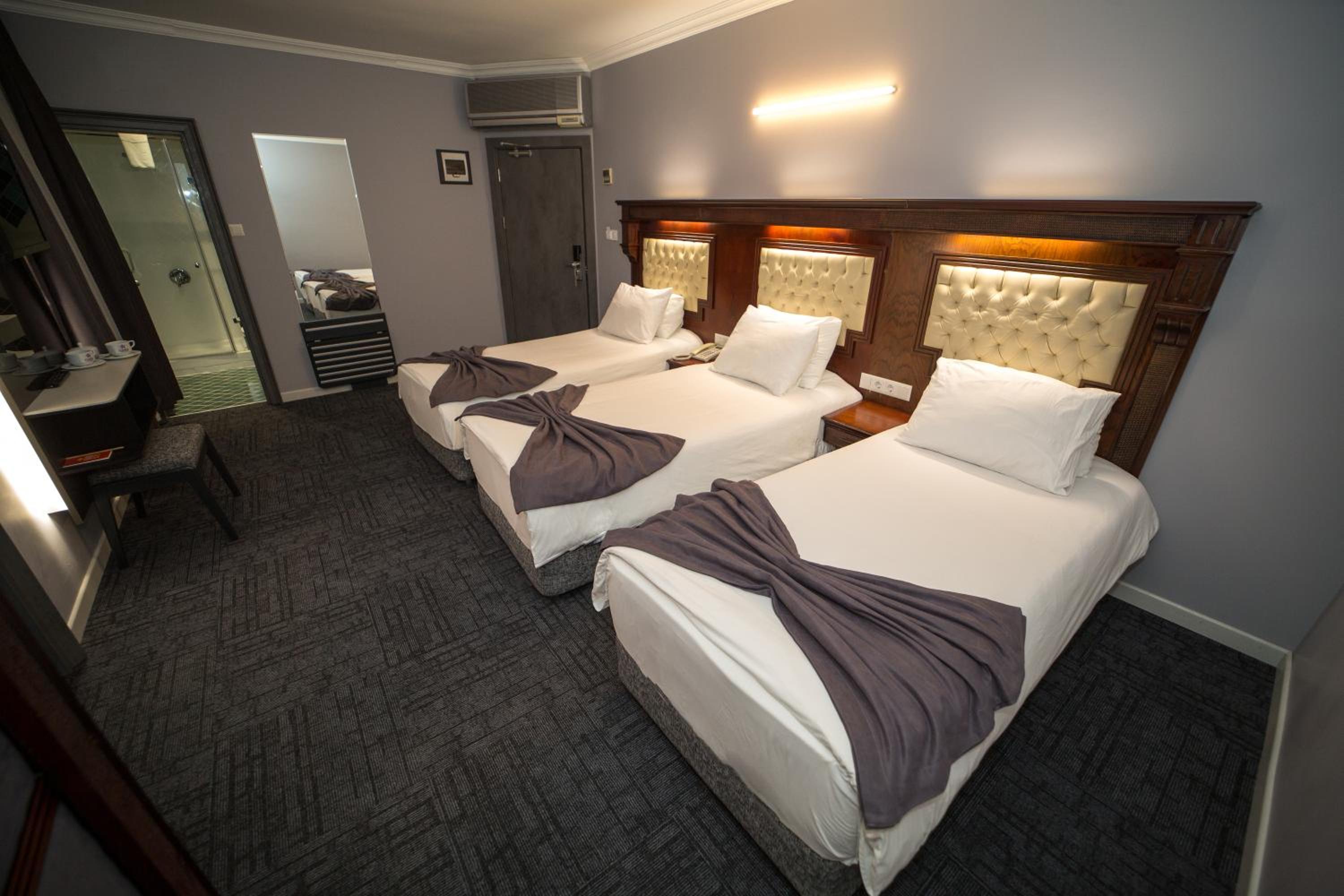 Two-Bedroom Suite thumbnail 6