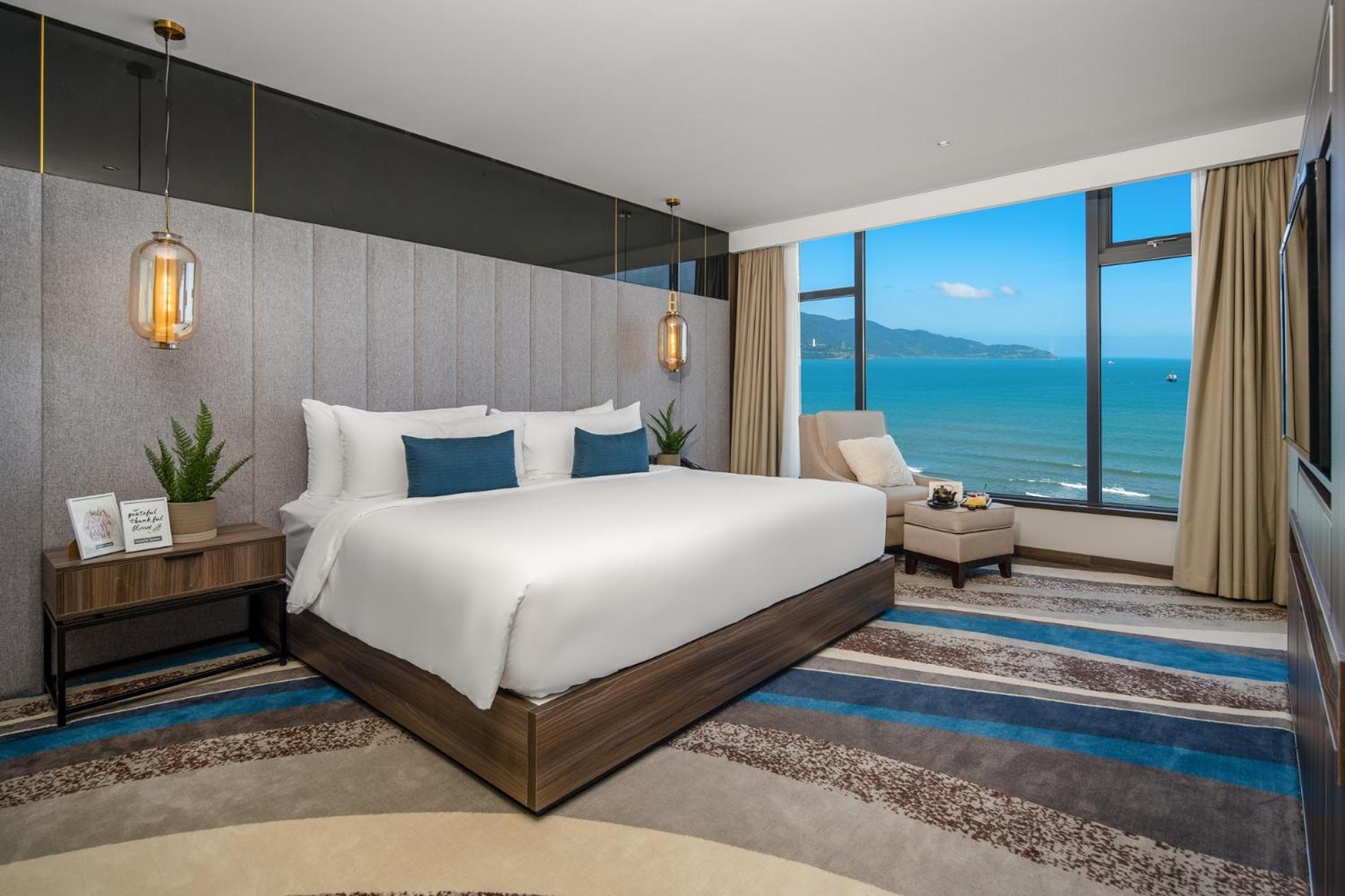 Ocean Penhouse with Sea View - Photo 1