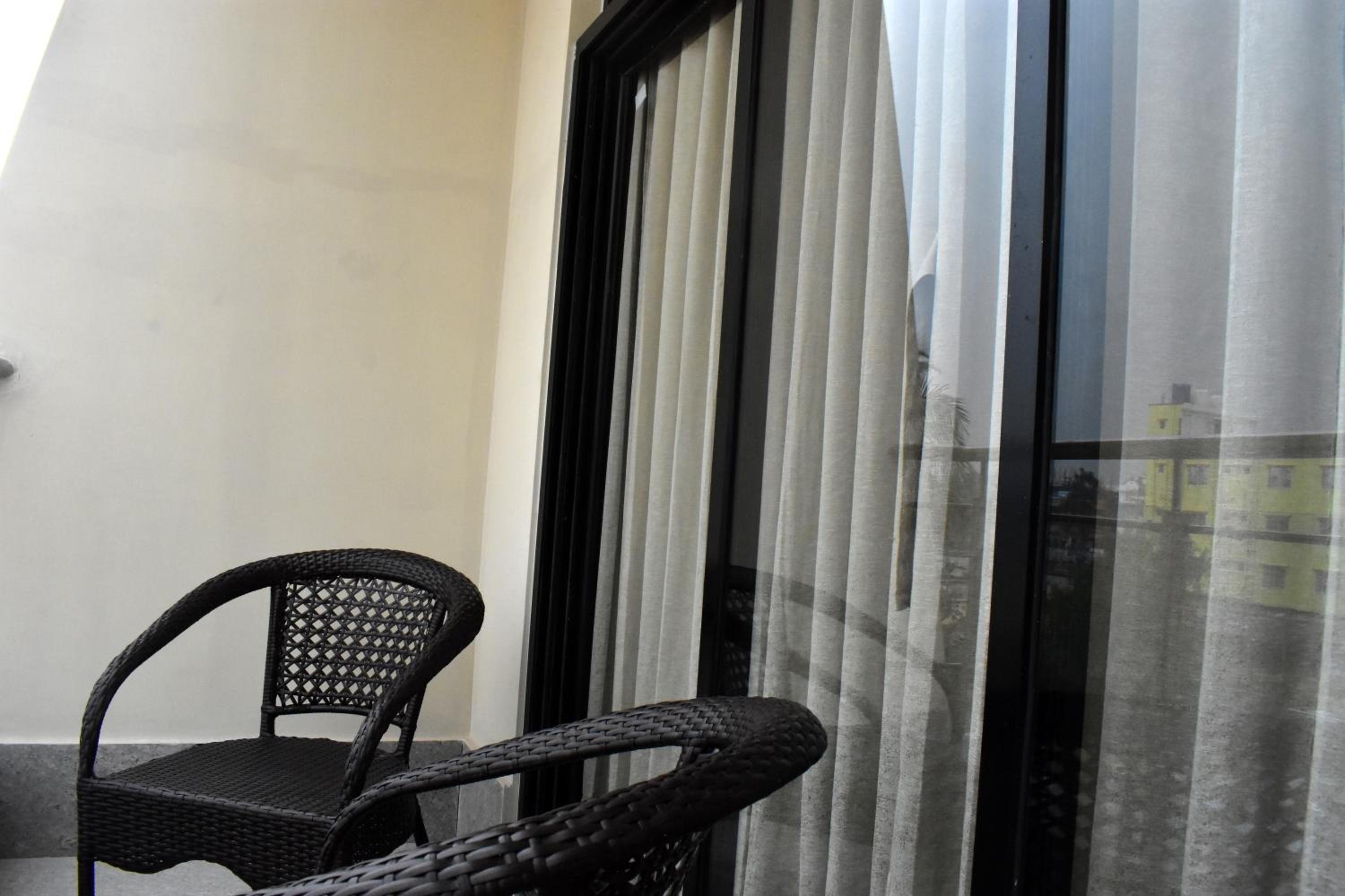 Deluxe Double Room - Photo 8