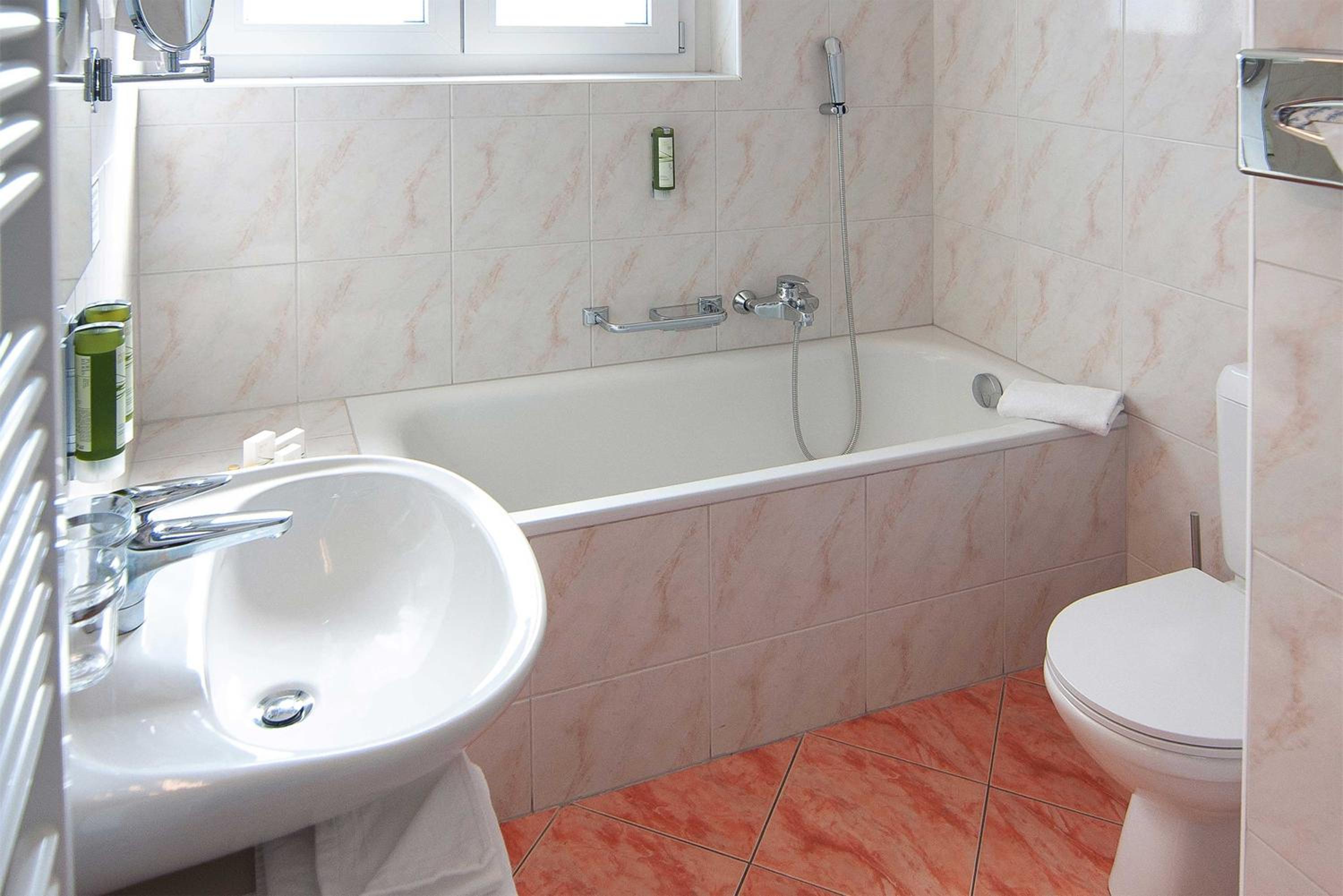 Single Room with Shared Bathroom