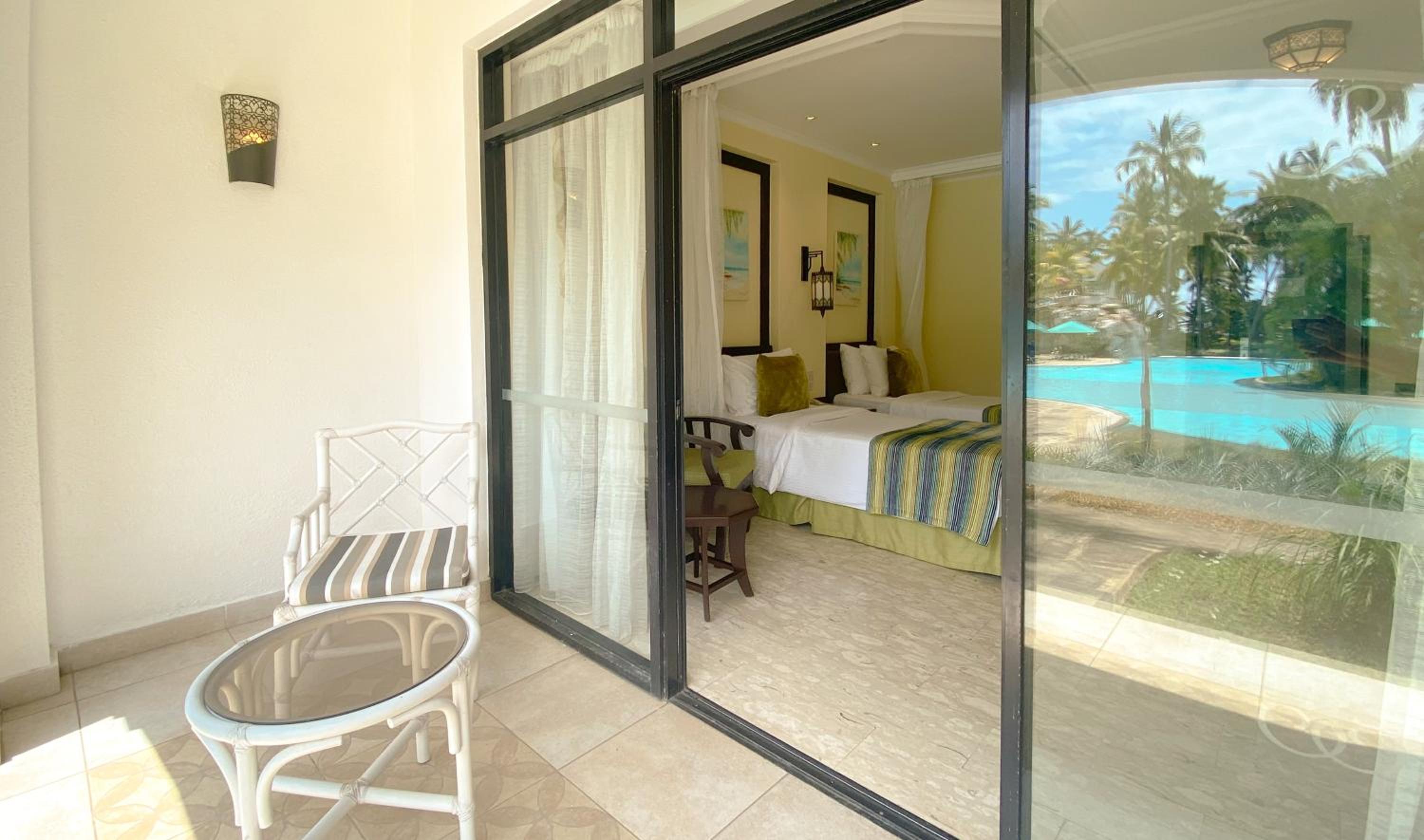 Pool Facing Twin Room - Photo 3