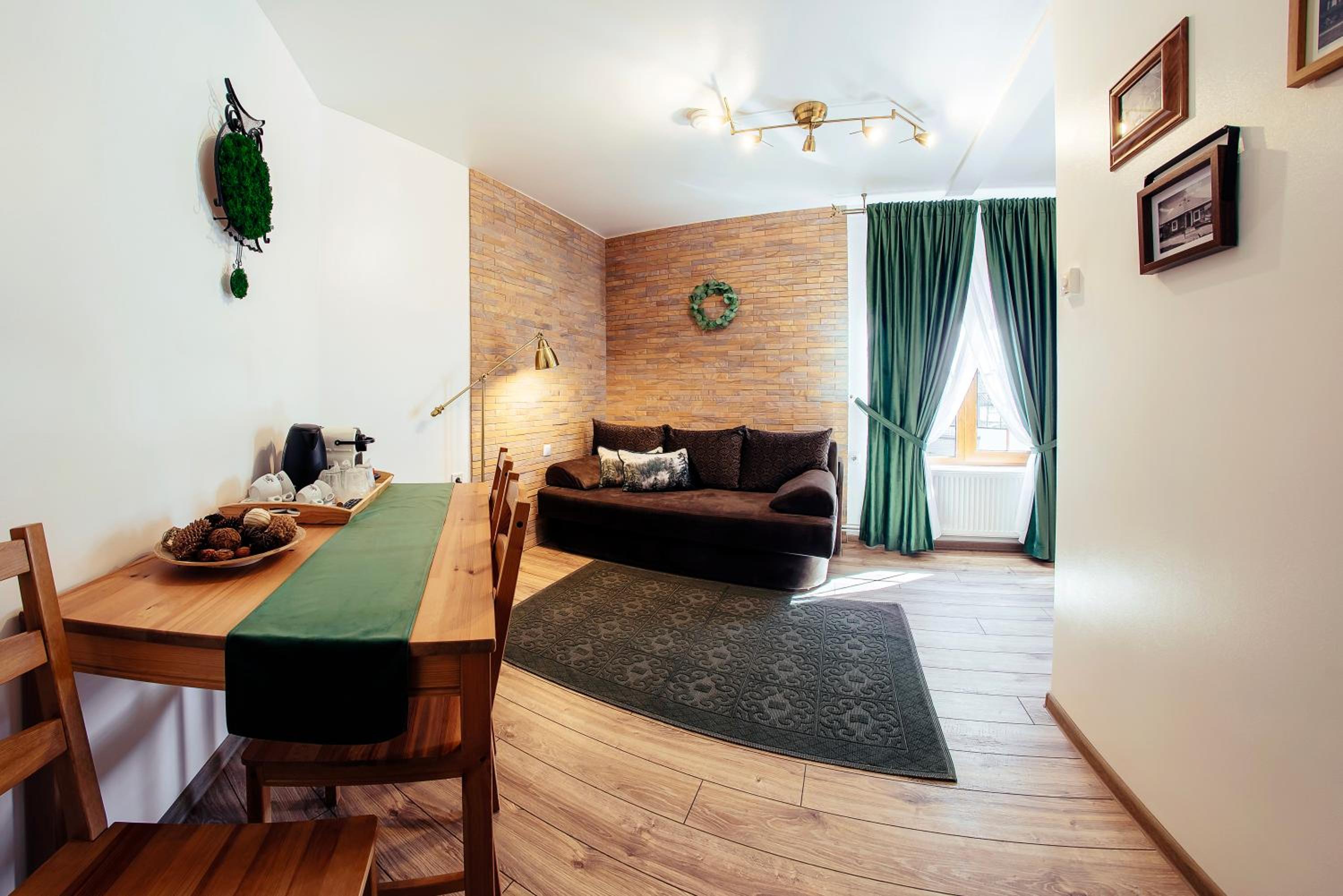 Deluxe One-Bedroom Apartment with Garden View photo 3