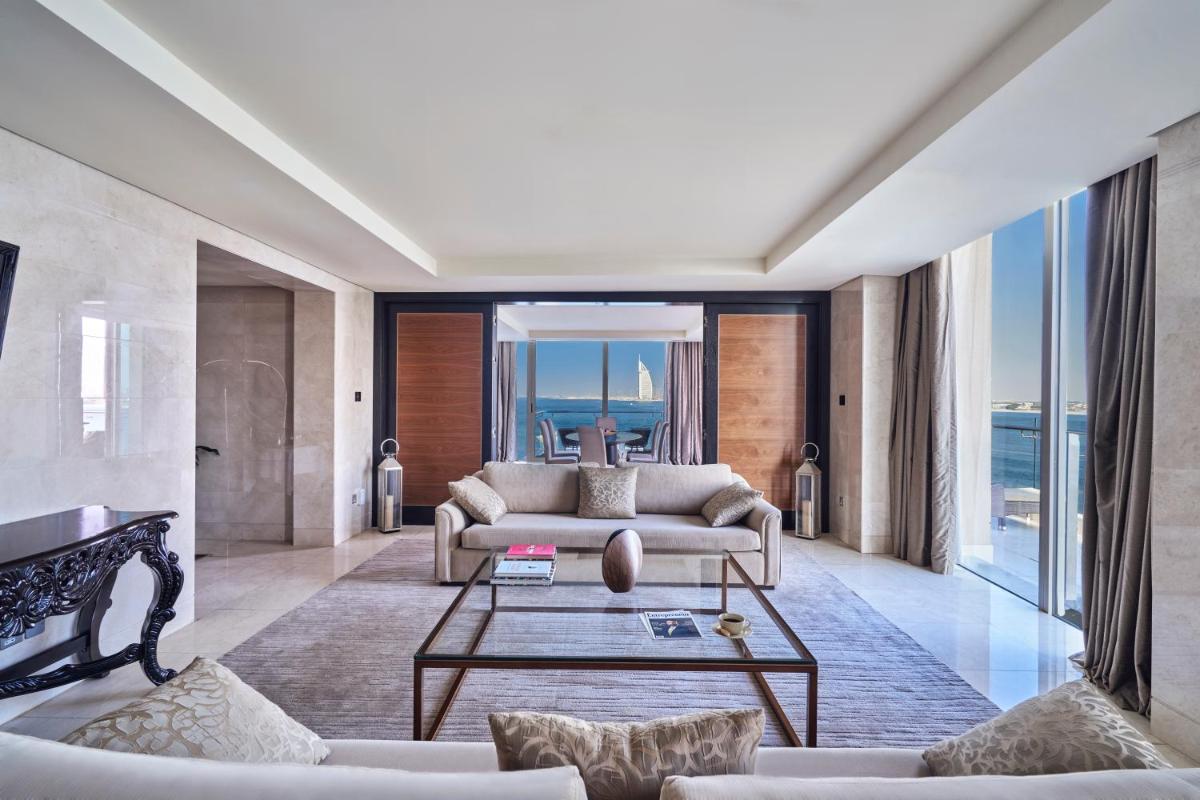 King Suite with Panoramic Sea View photo 2