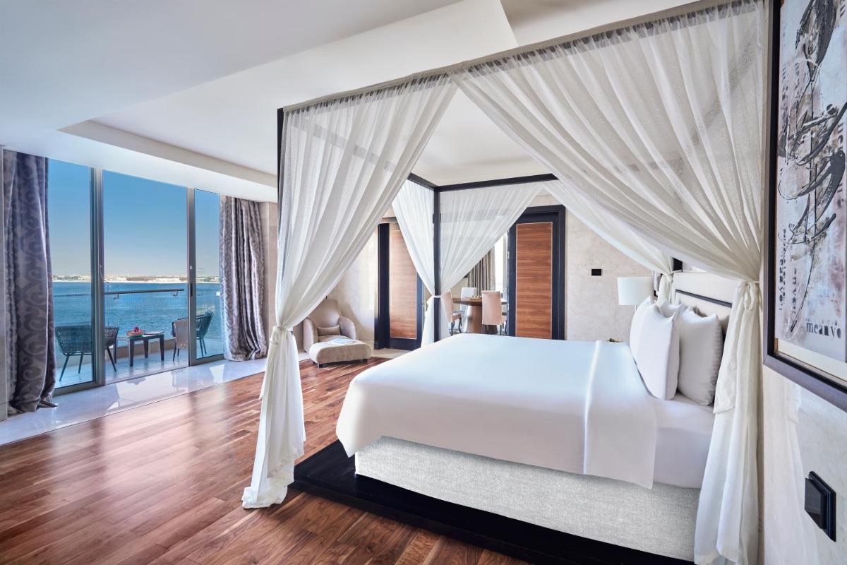 King Suite with Panoramic Sea View