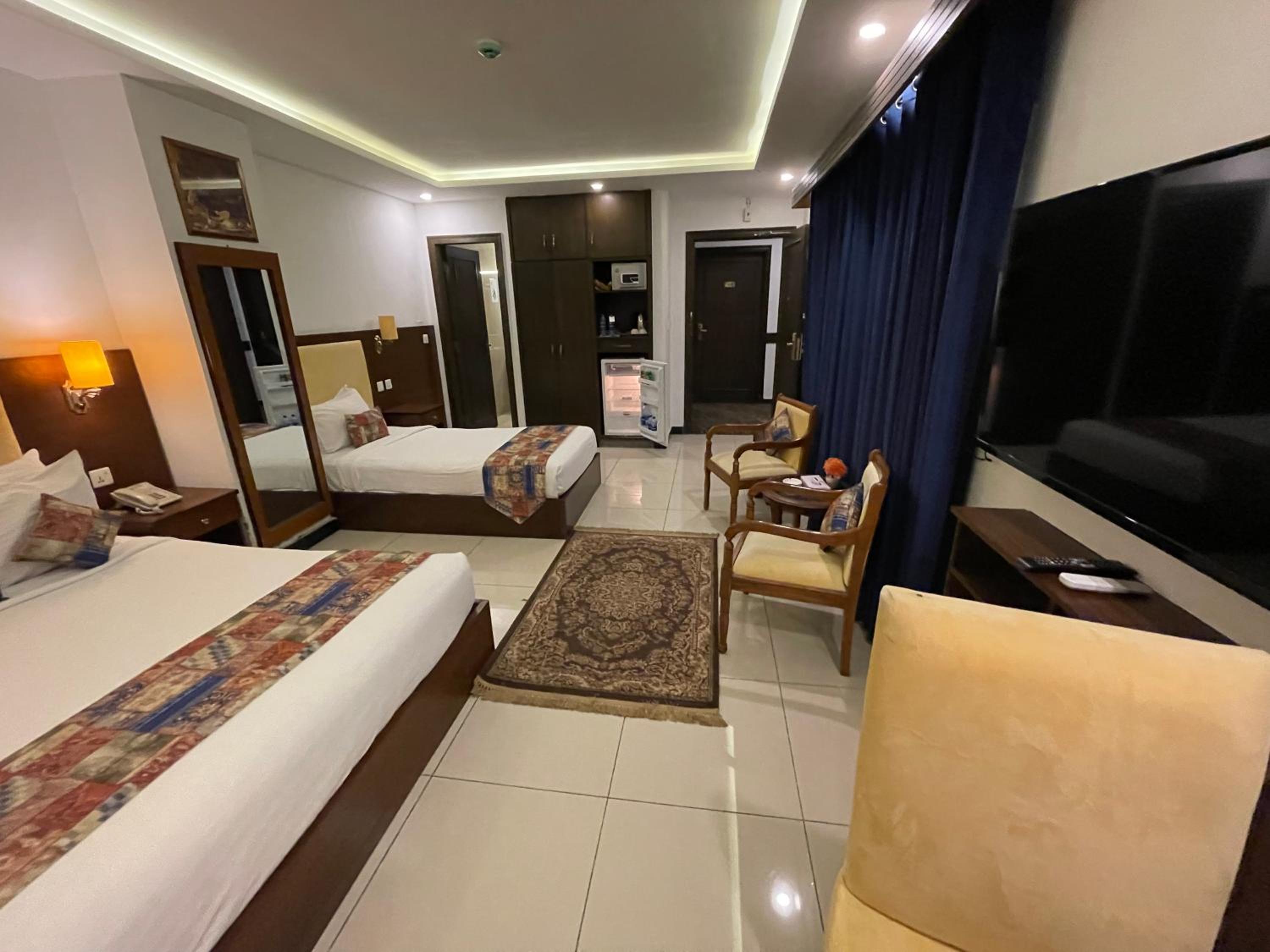 Luxury Triple Room photo 3