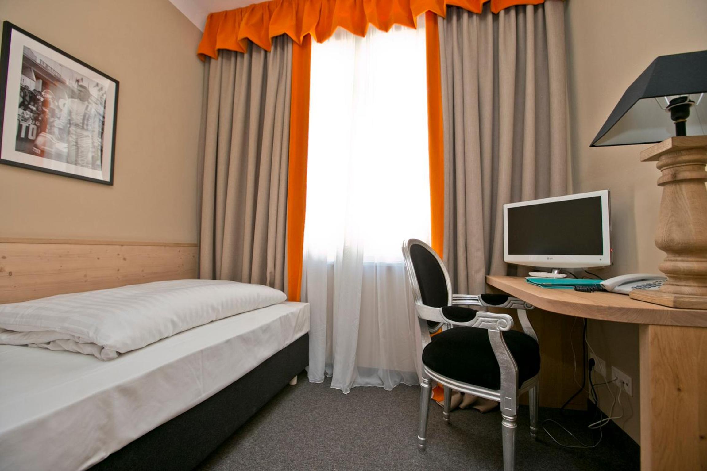 Single Room photo 2