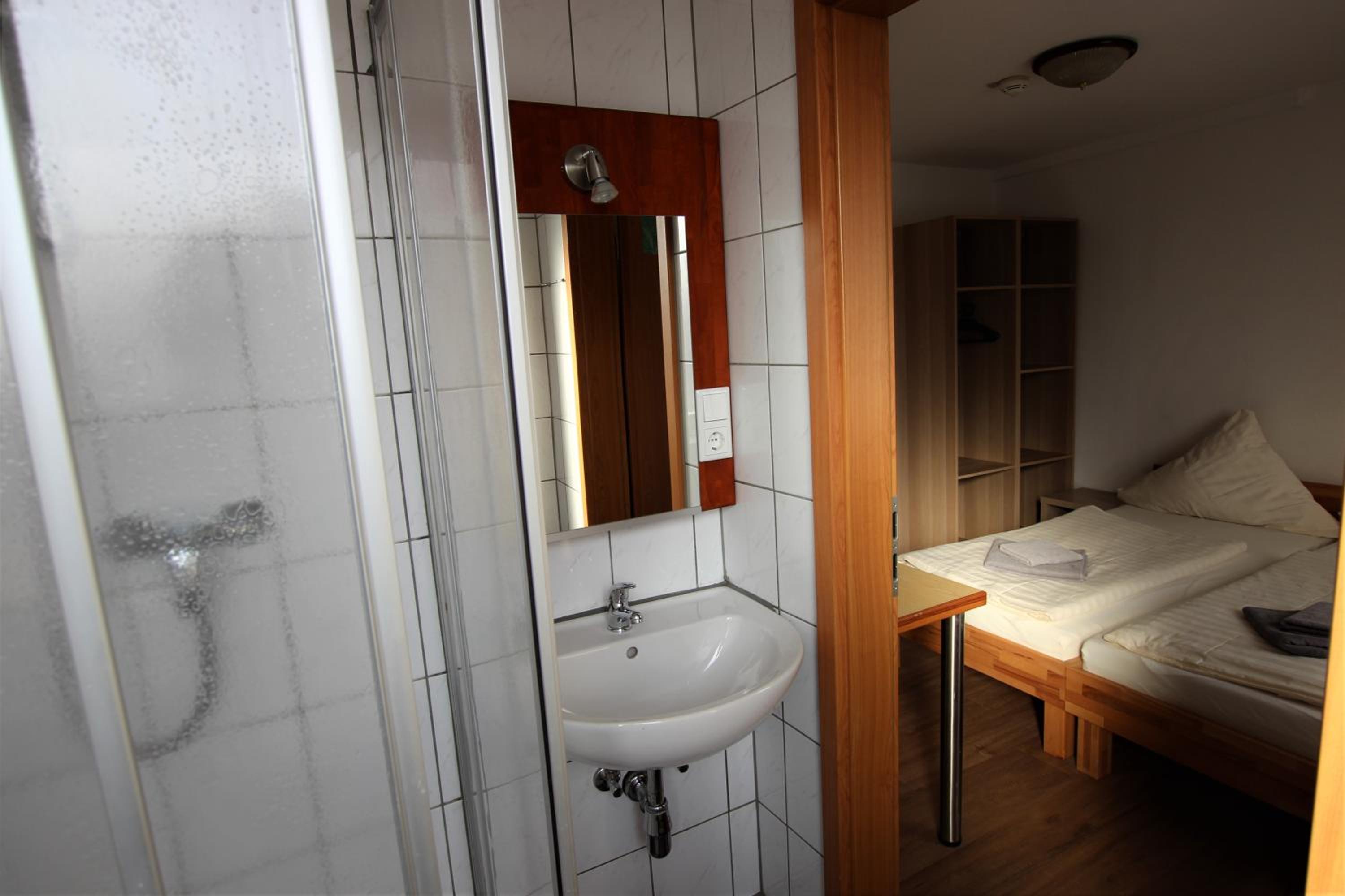 Double Room - Photo 9