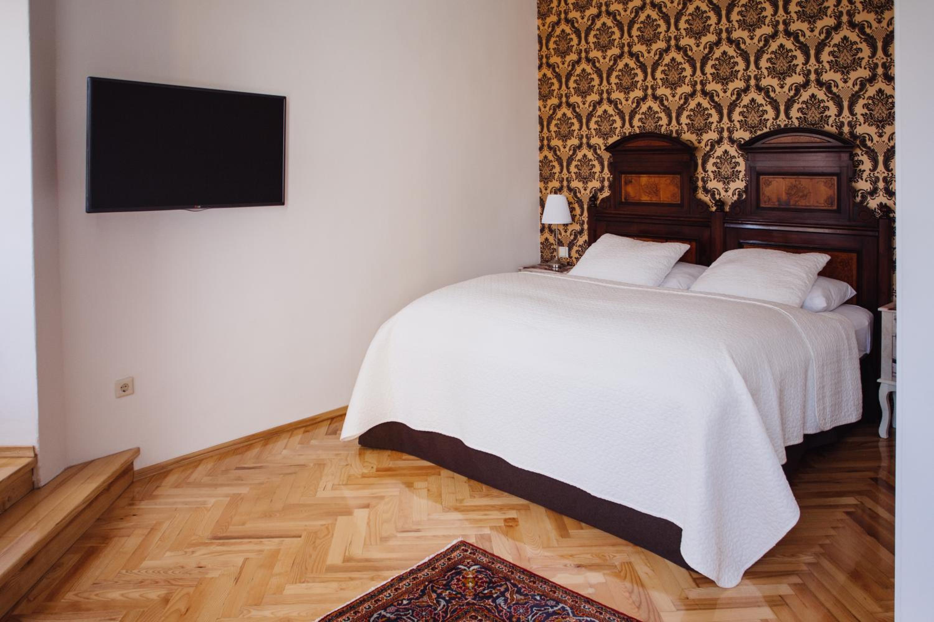 Double Room - Photo 2