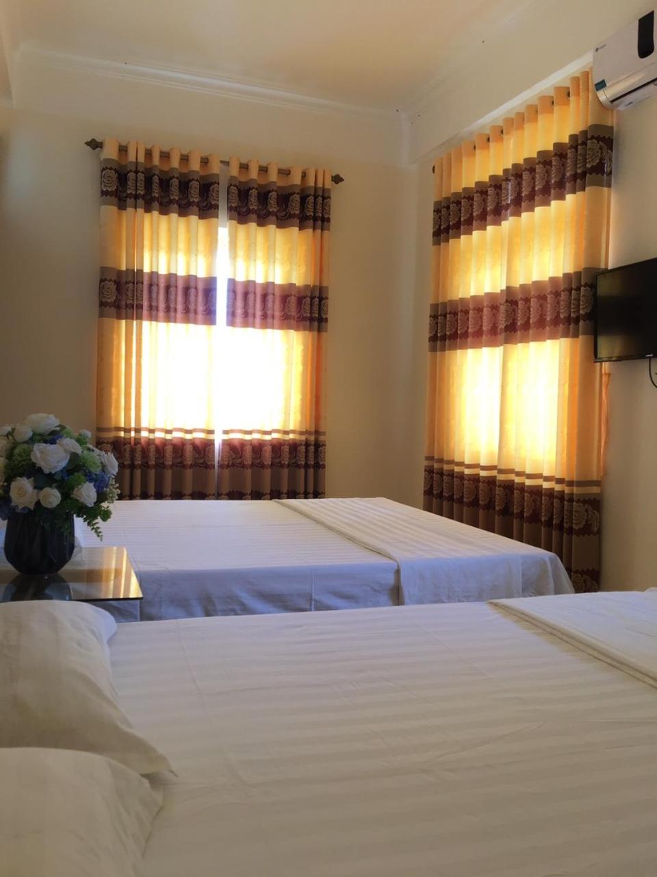 Double or Twin Room with Mountain View