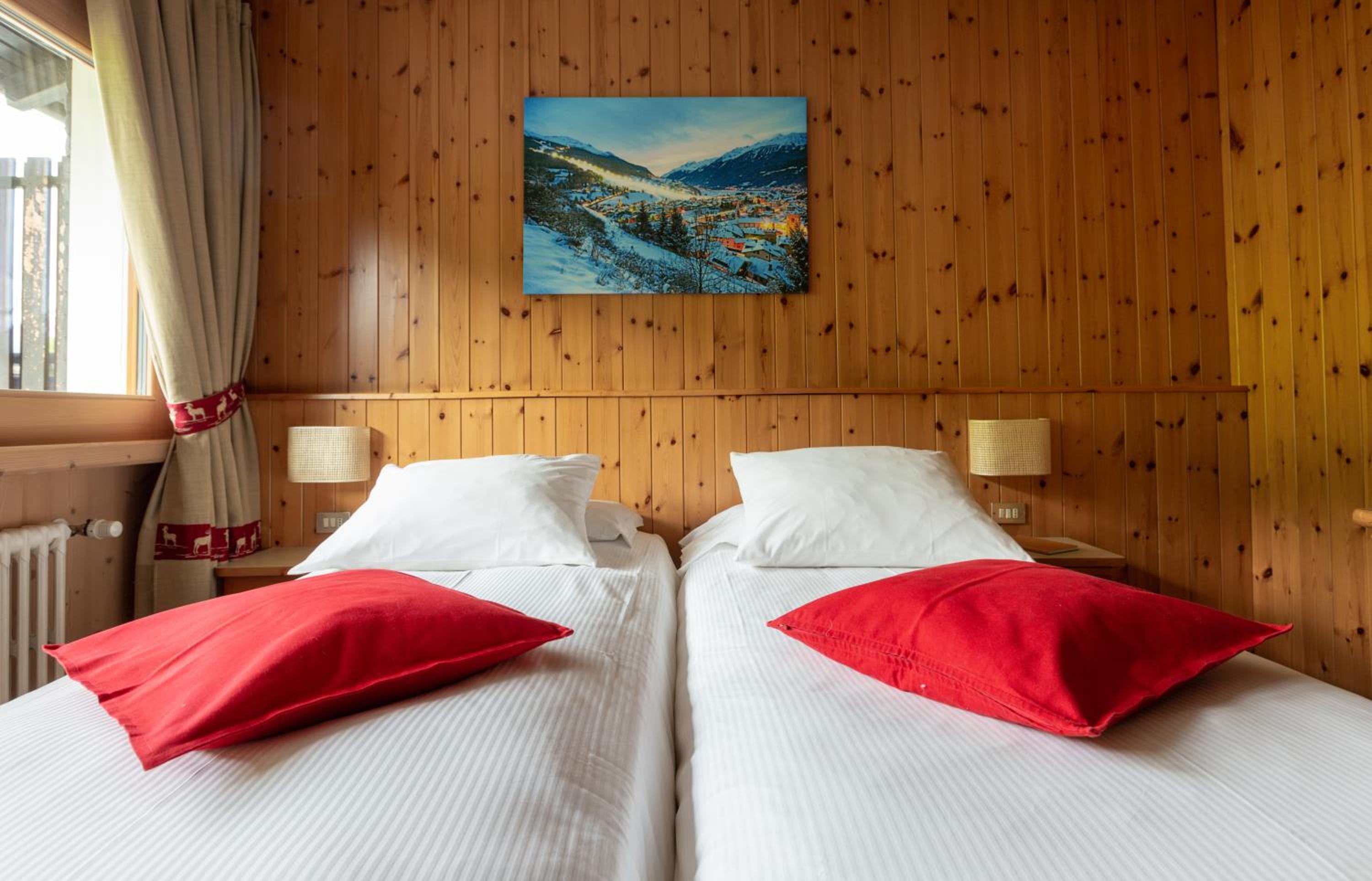 Standard Double or Twin Room photo 1