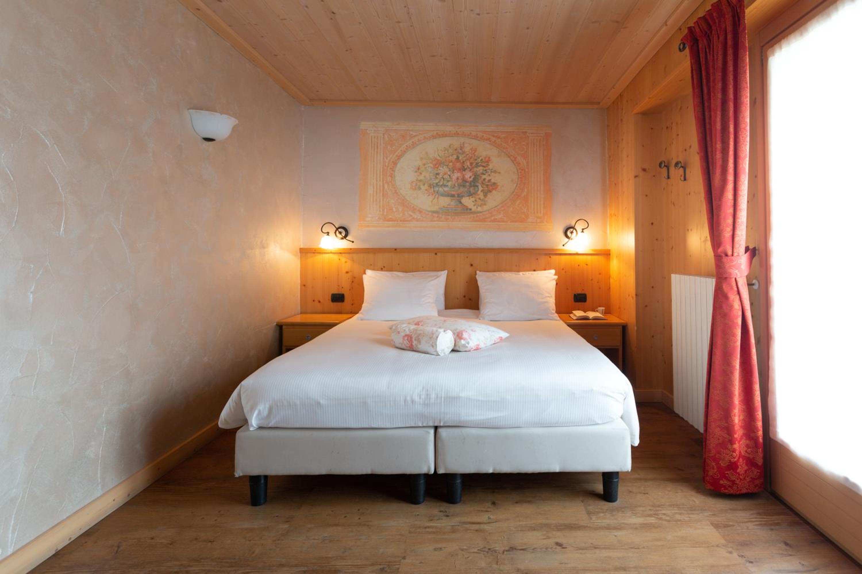 Standard Double or Twin Room photo 3