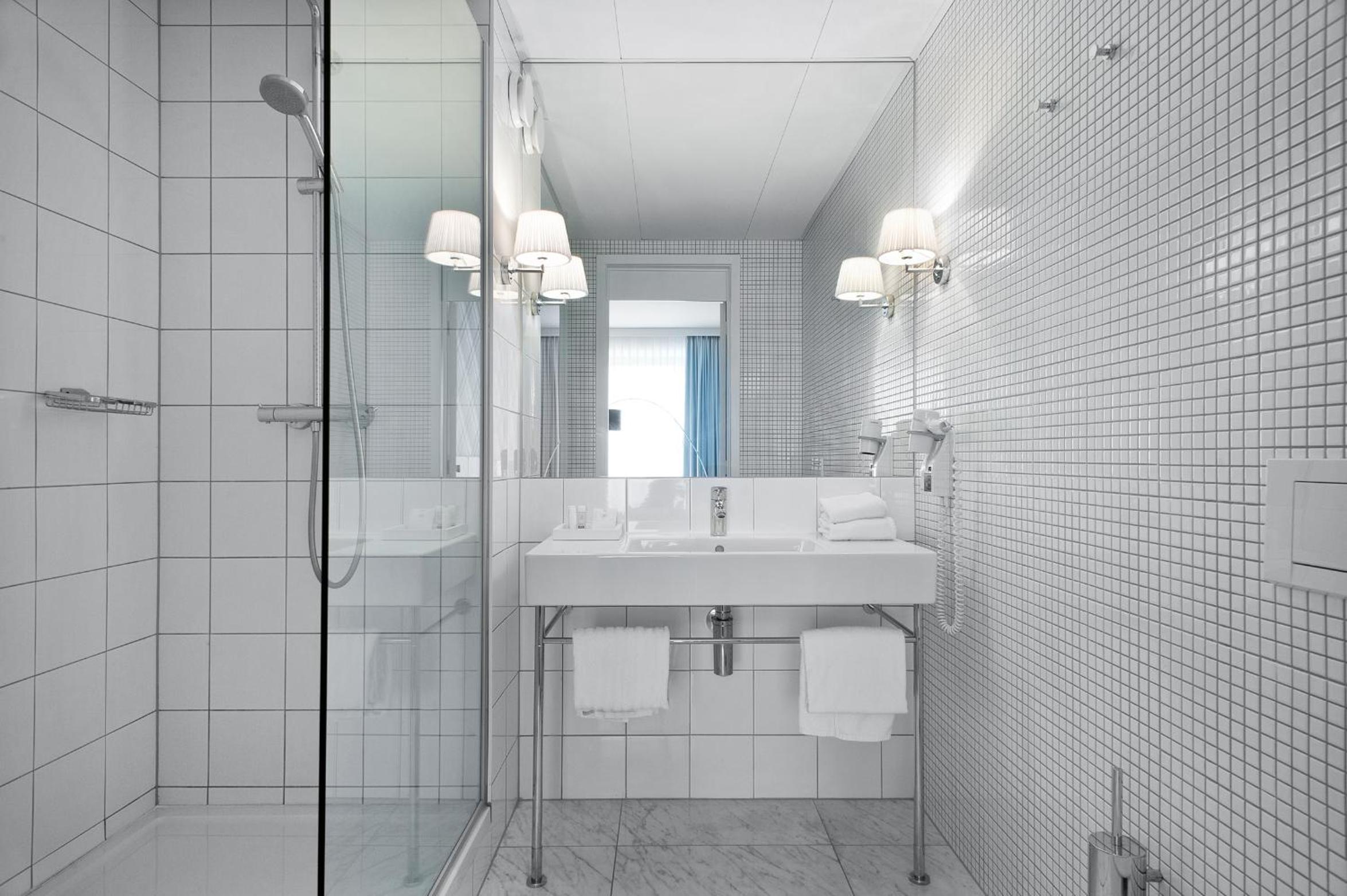 Executive Double/Twin Studio with Kitchen - Photo 7