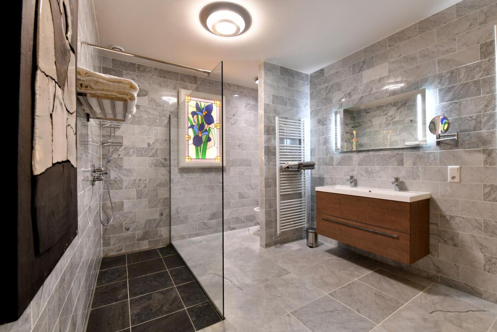 Deluxe Queen Suite - Annex photo 3