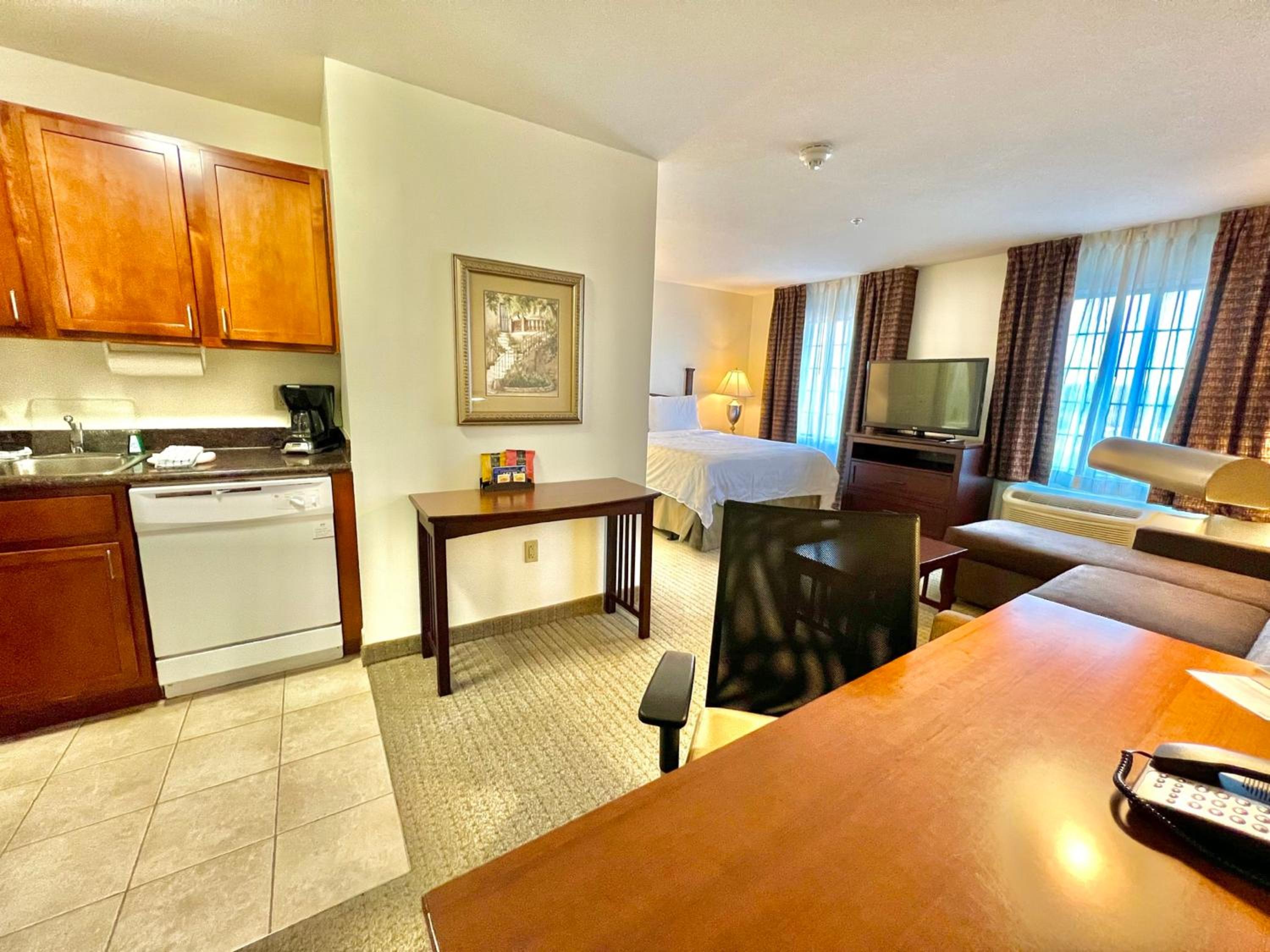 King Studio Suite - Photo 3